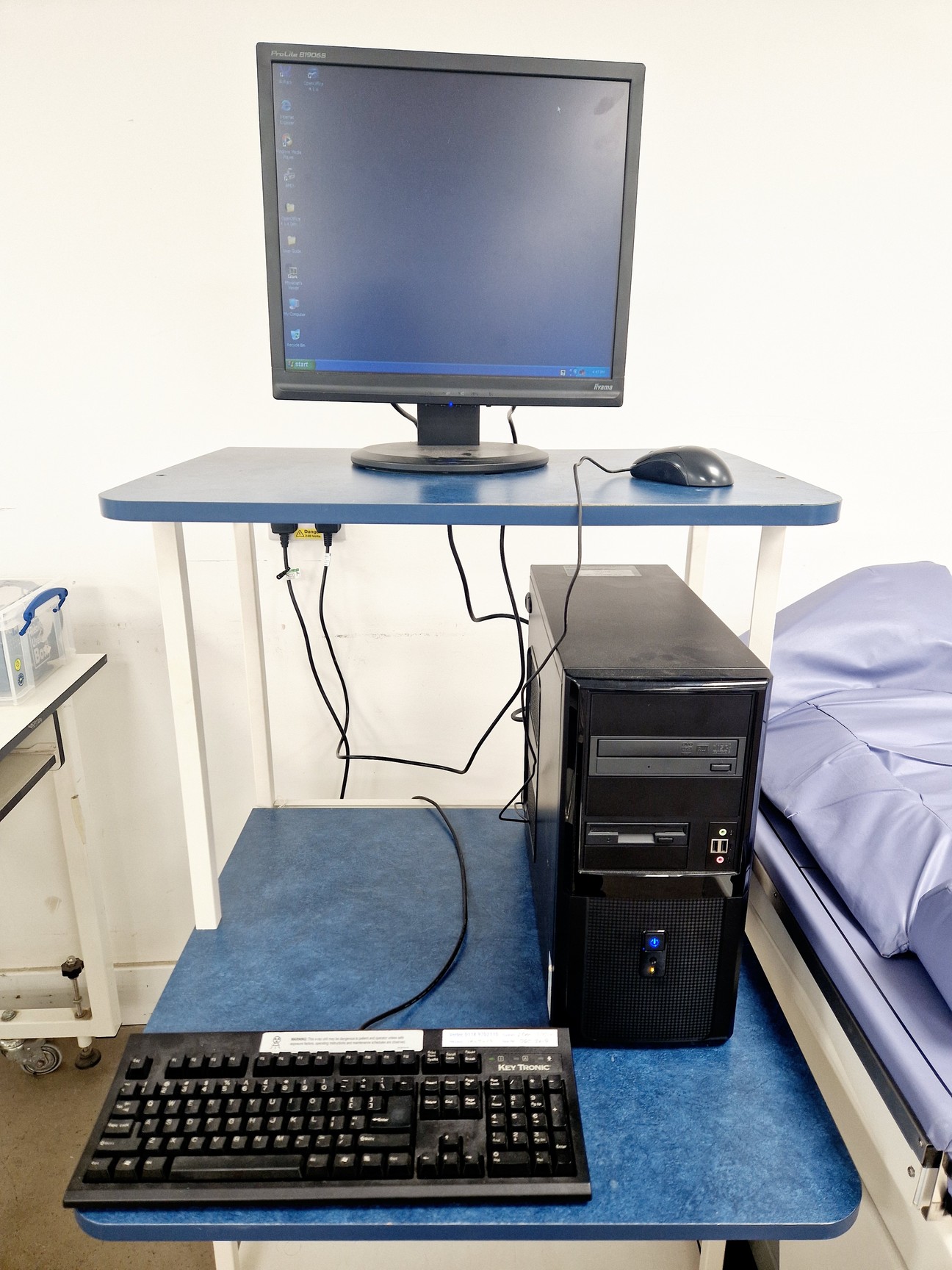 Image of Hologic Delphi QDR 4500 DEXA Scanner (X-Ray Bone Densitometer) Lab