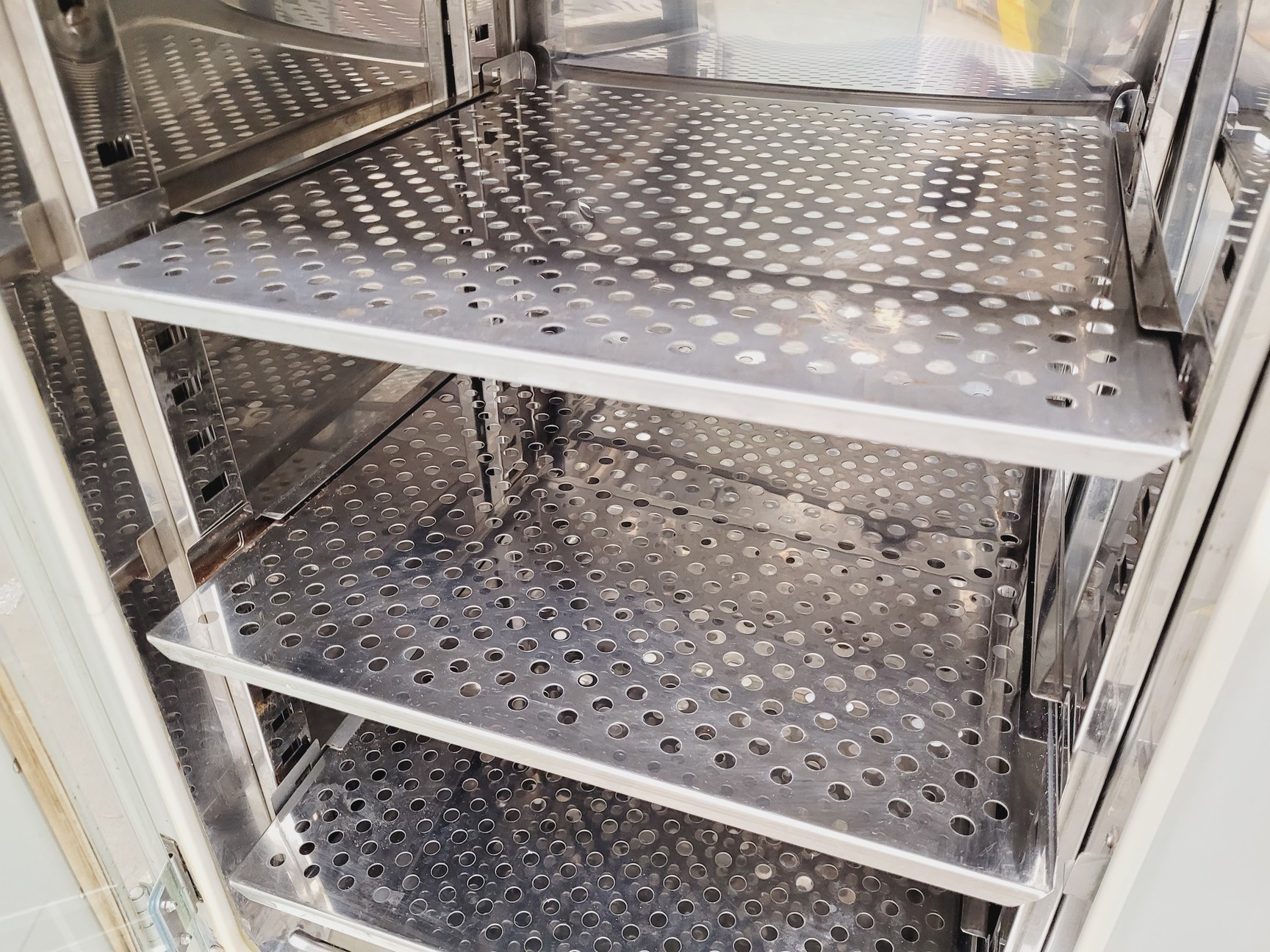 Image of Sanyo MCO-17AI CO2 Incubator Lab