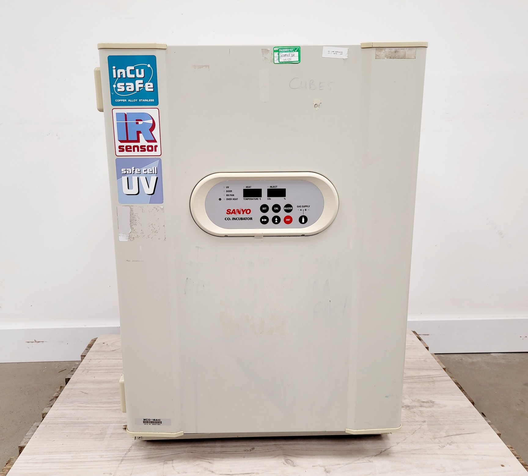 Image of Sanyo MCO-18AIC(UV) CO2 Incubator Lab