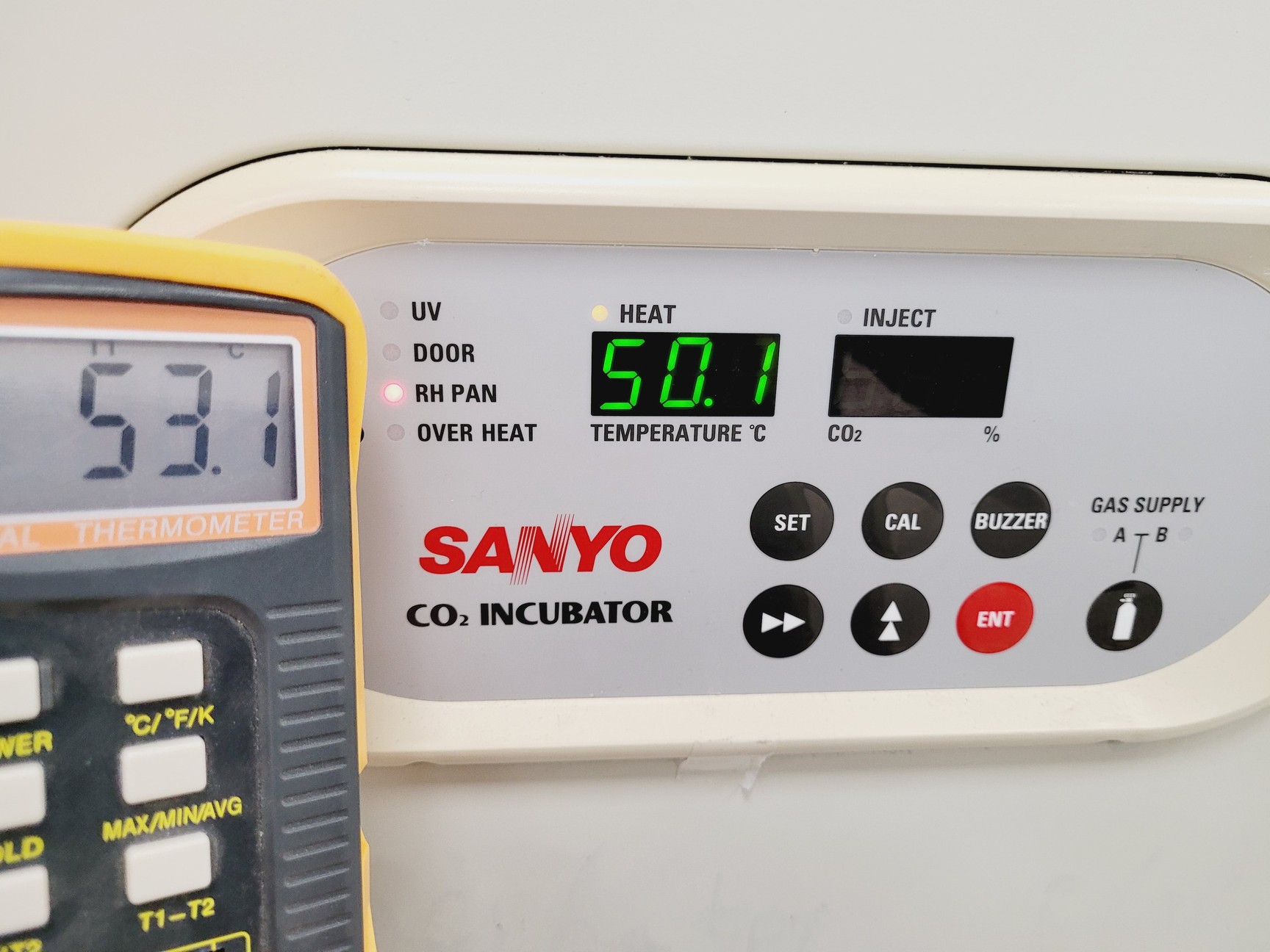 Image of Sanyo MCO-18AIC(UV) Incubator 