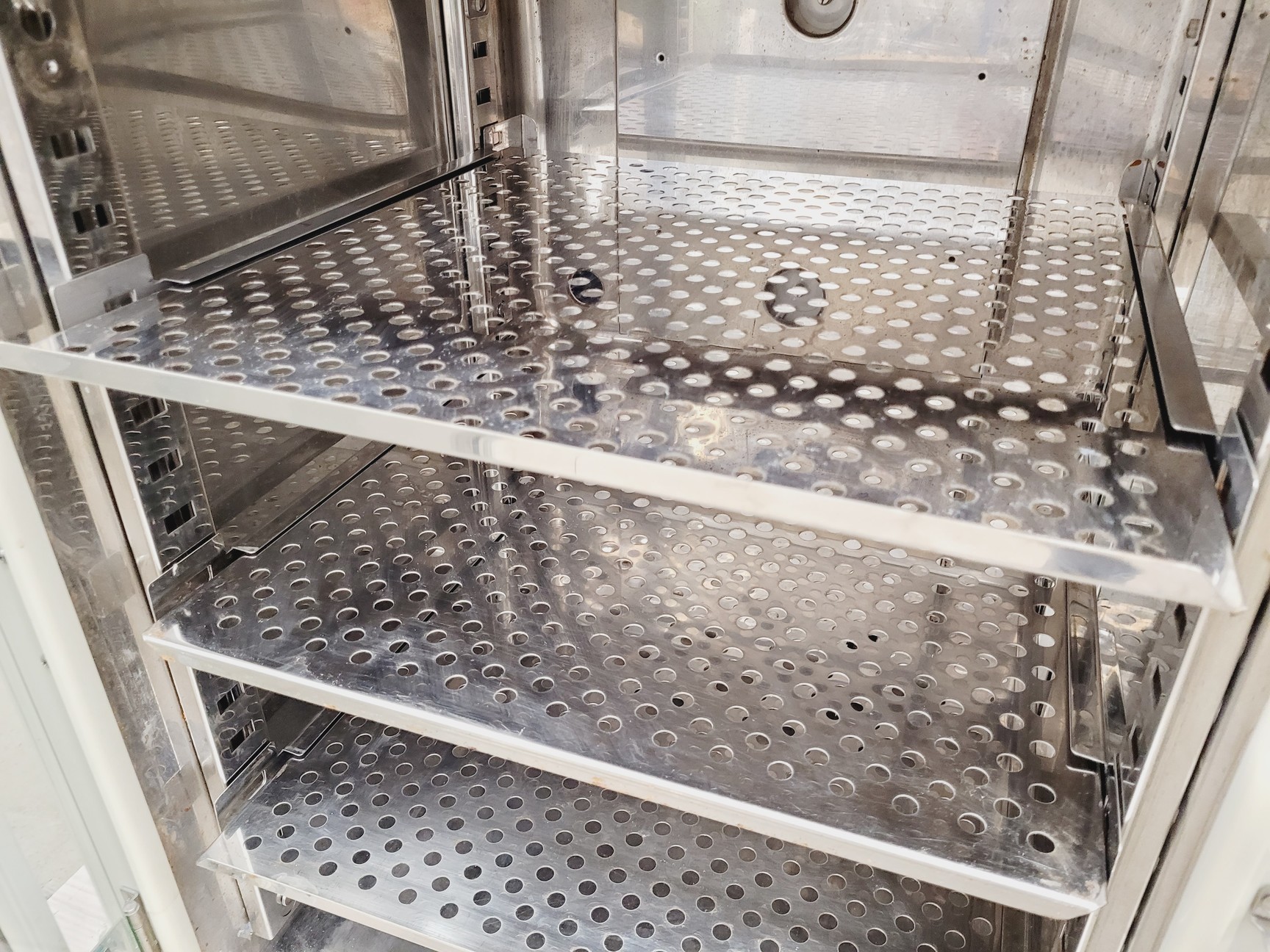 Image of Sanyo MCO-18AIC(UV) CO2 Incubator Lab