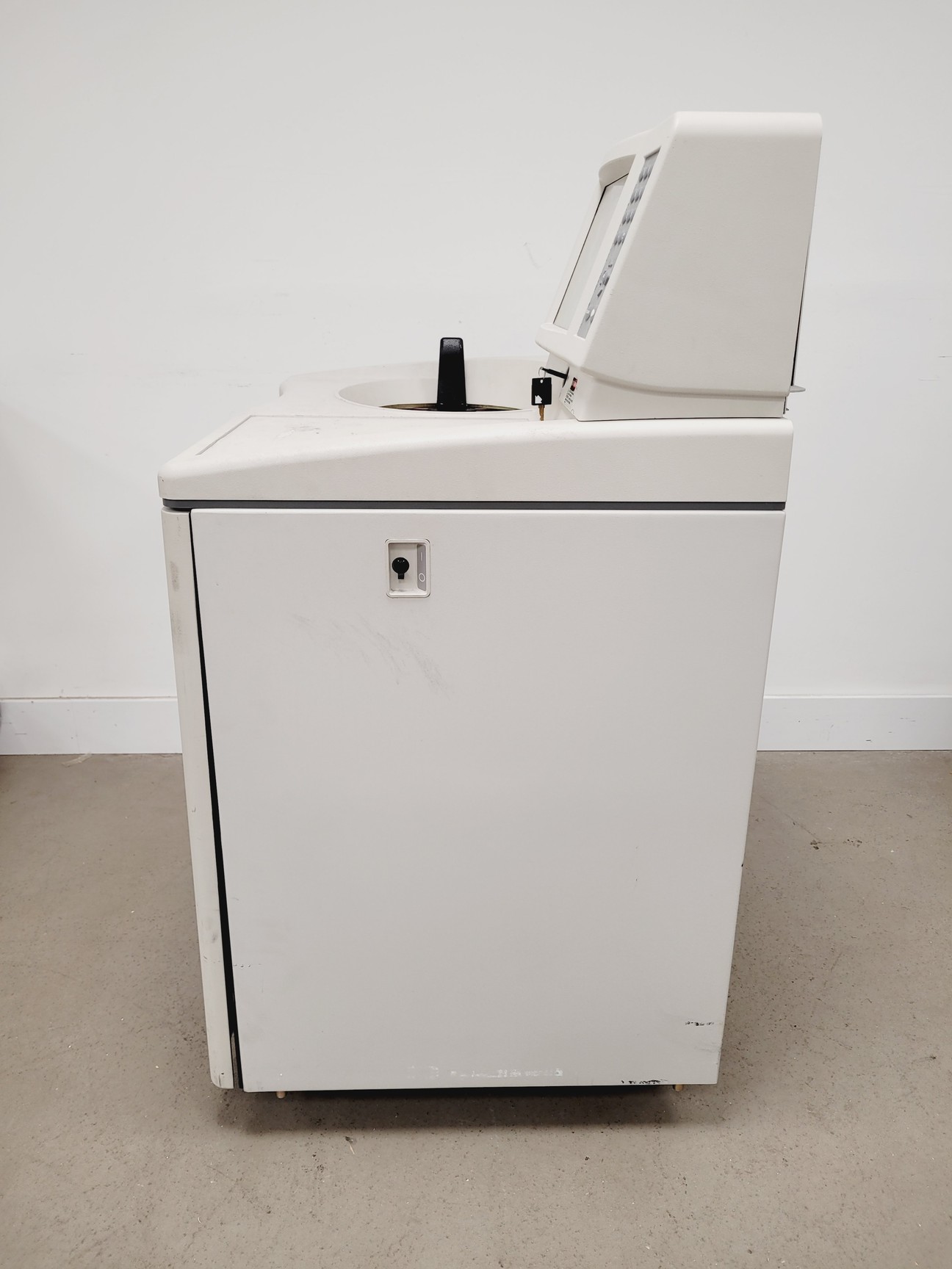 Image of Beckman Coulter Optima L-100 XP Ultracentrifuge