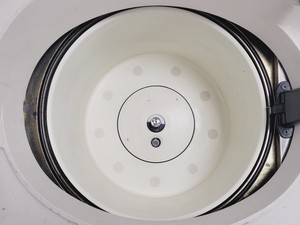 Thumbnail image of Beckman Coulter Optima L-100 XP Ultracentrifuge