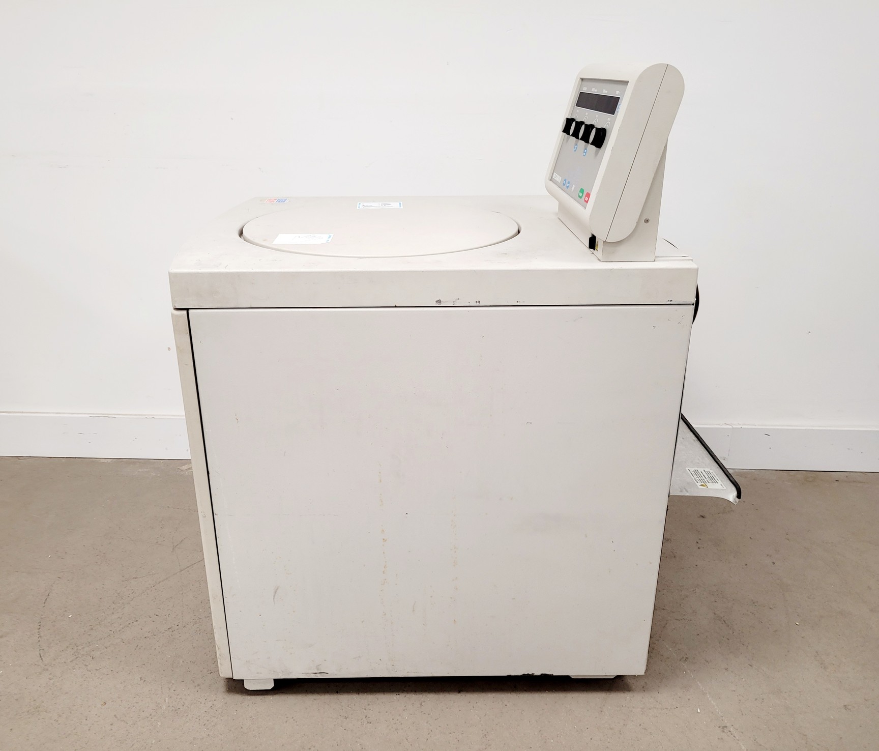 Image of Beckman Avanti J-25 Floor Standing Centrifuge Lab