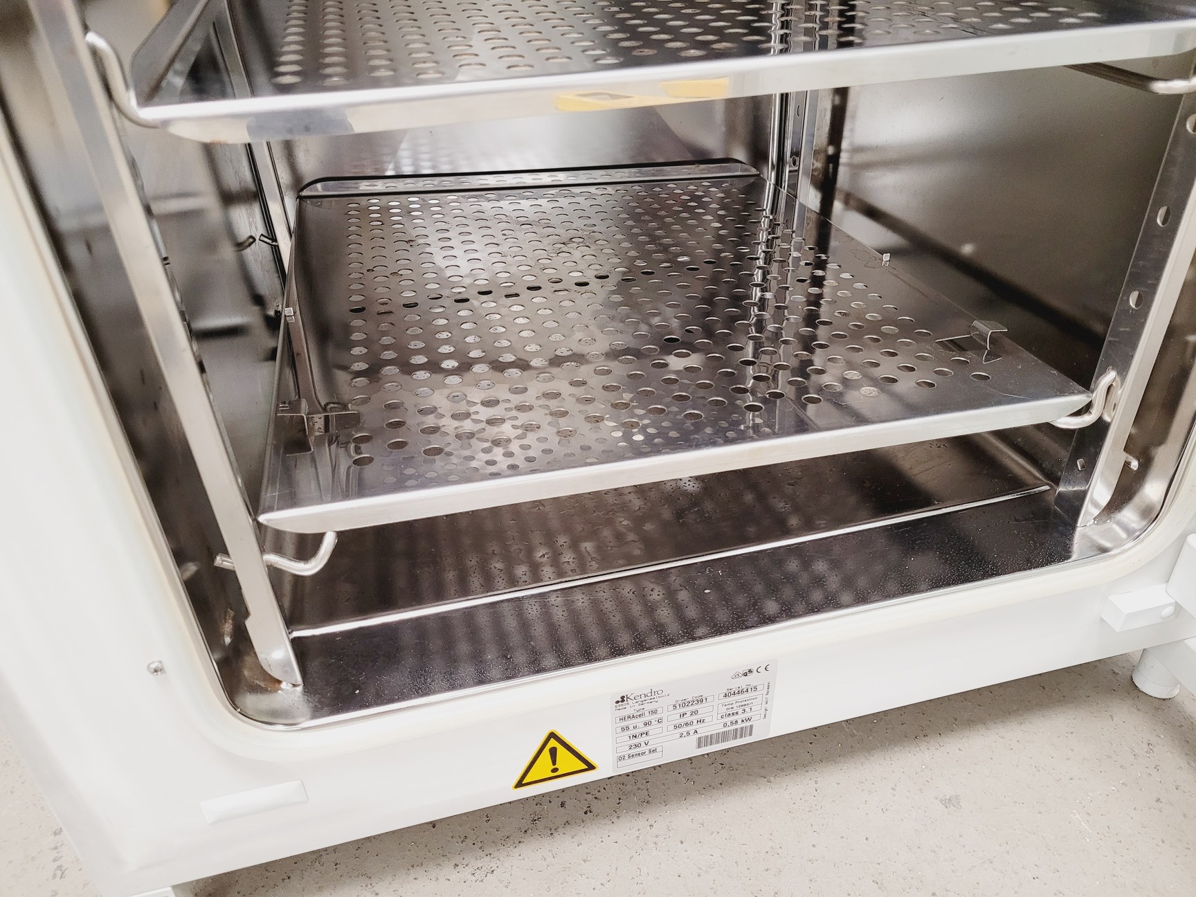 Image of Heraeus HERAcell 150 CO2 Incubator - Water Sensor Fault S/R Lab