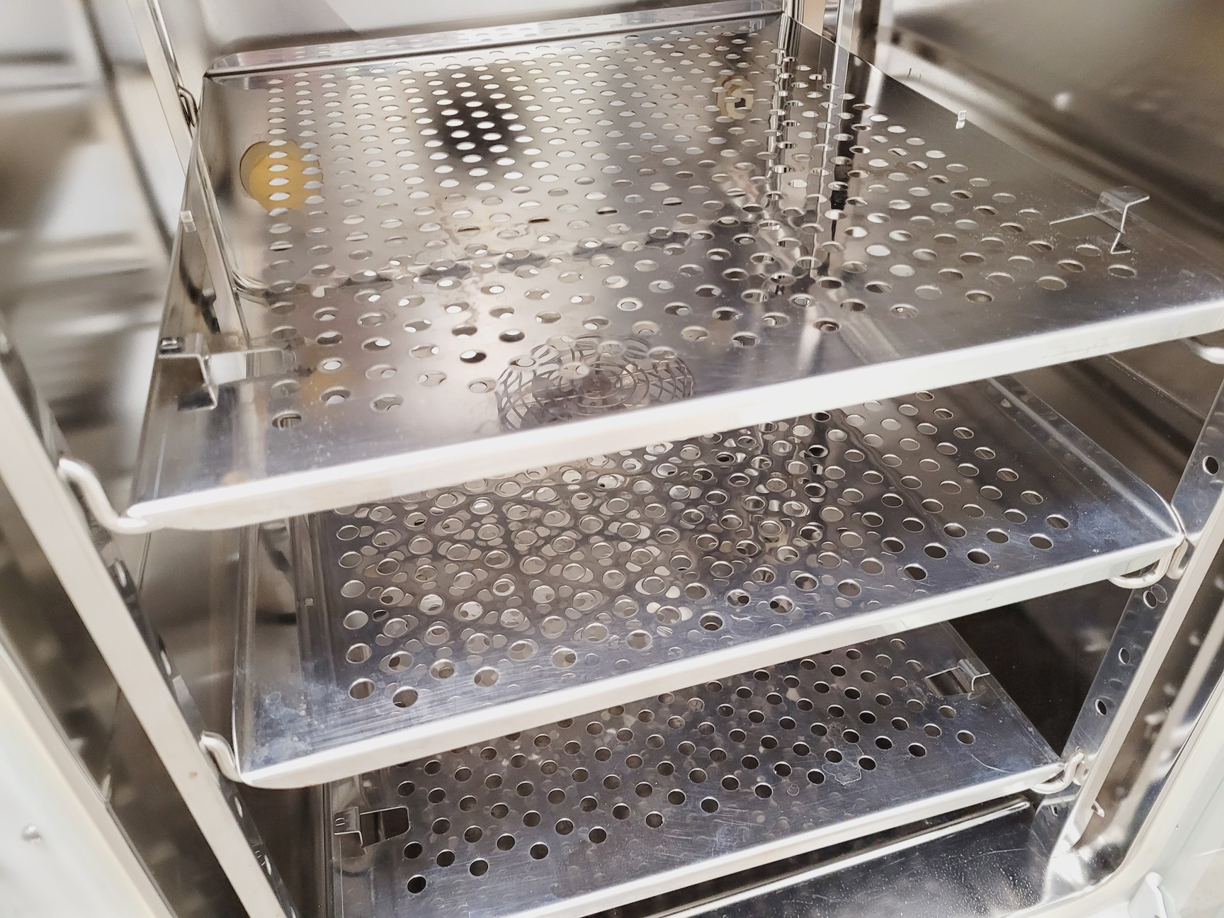 Image of Heraeus HERAcell 150 CO2 Incubator - Water Sensor Fault S/R Lab