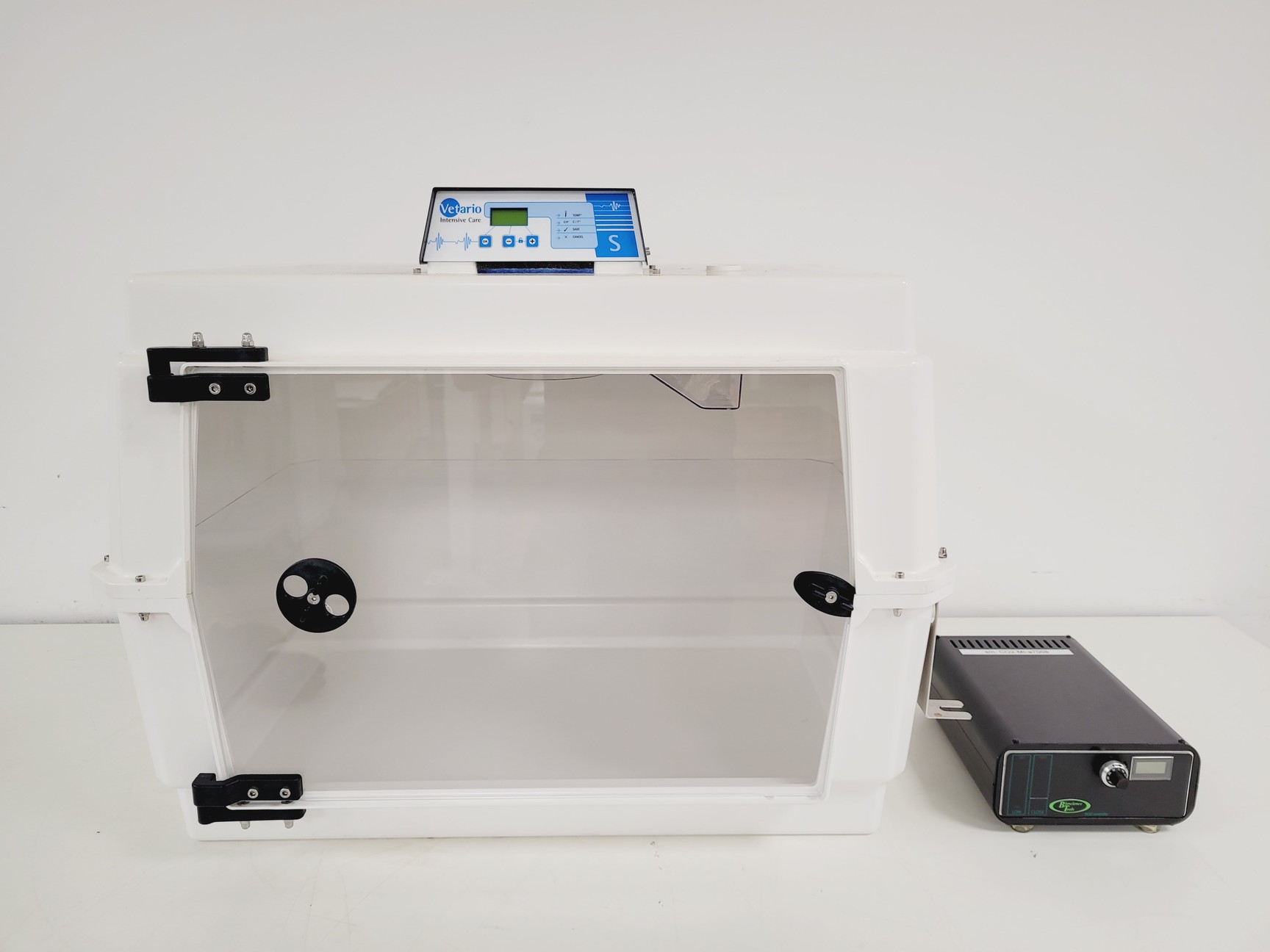 Image of Vetario S50 Intensive Care Unit Chamber & PC02 Controller Lab