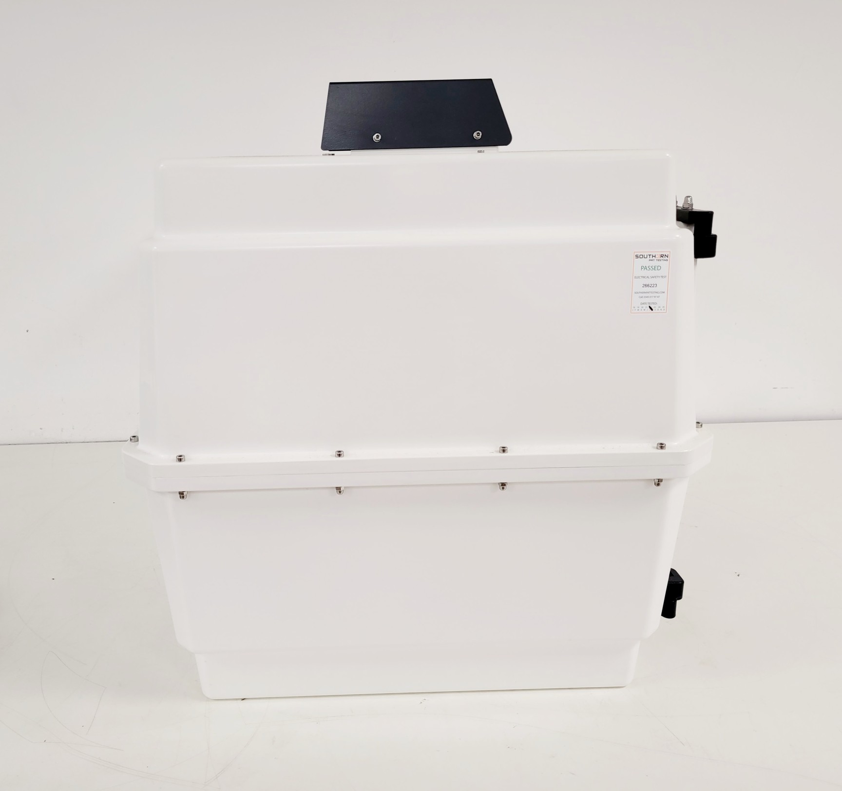 Image of Vetario S50 Intensive Care Unit Chamber & PC02 Controller Lab