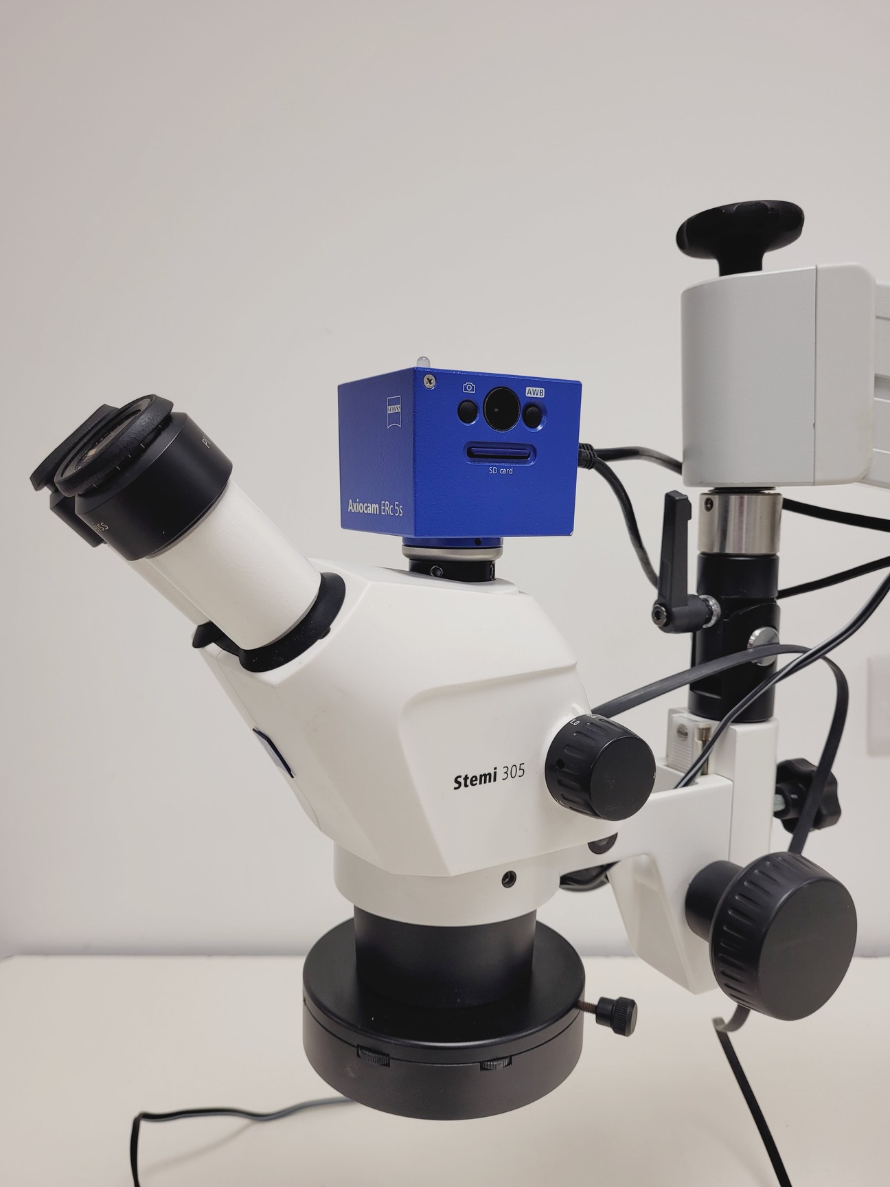 Image of Zeiss Stemi 305 Trinocular Stereo Microscope System with Axiocam & Monitor 