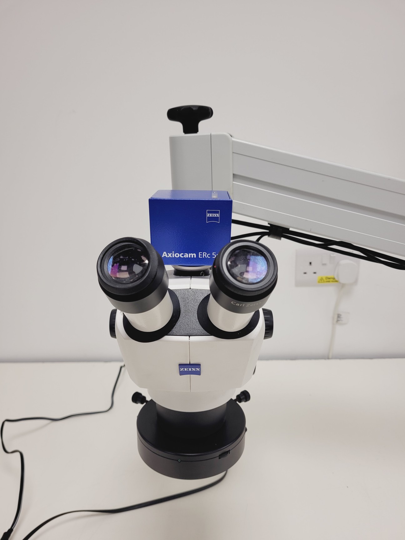 Image of Zeiss Stemi 305 Trinocular Stereo Microscope System with Axiocam & Monitor 