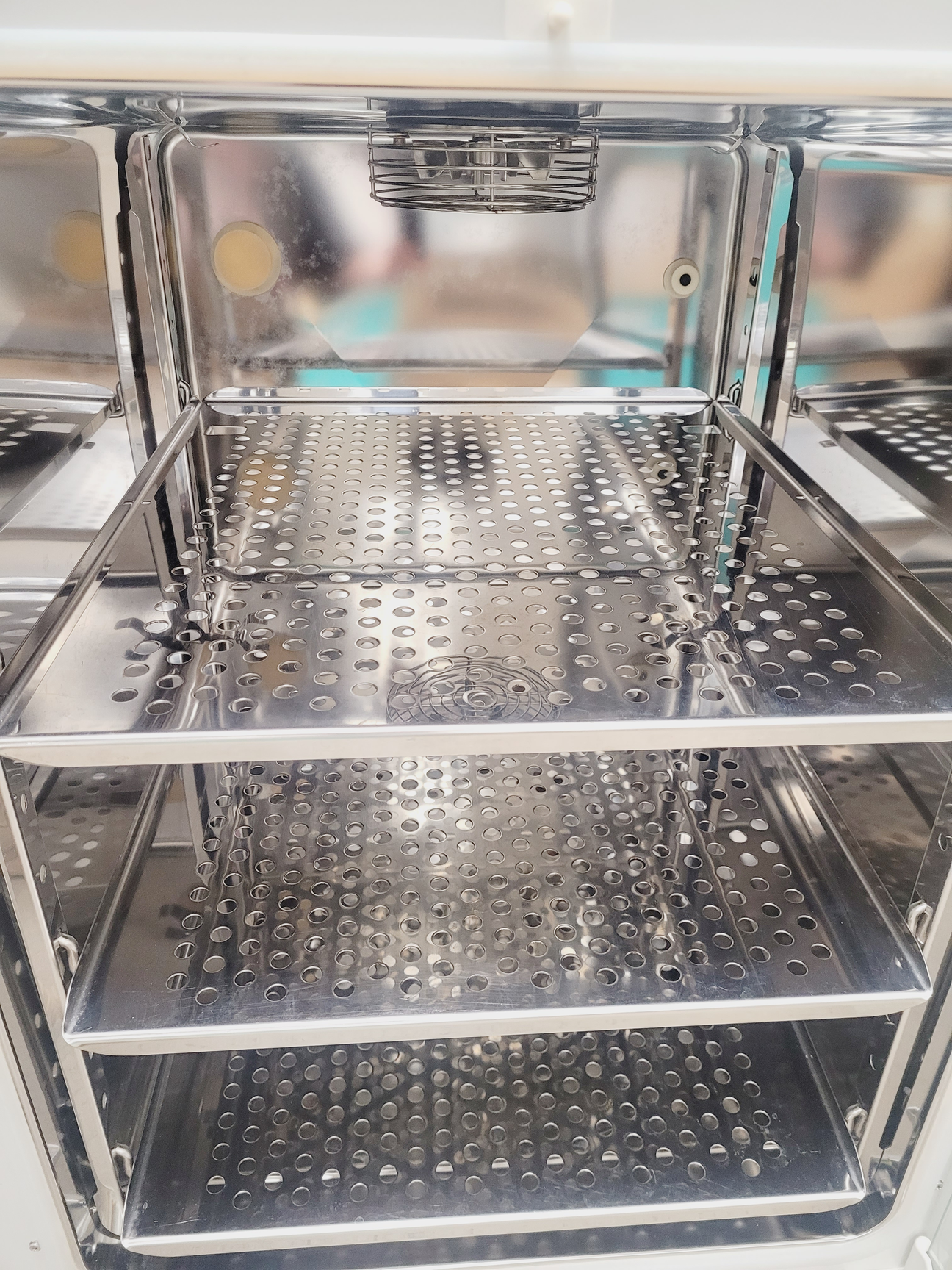 Image of Heraeus Heracell 150 CO2 Incubator Lab