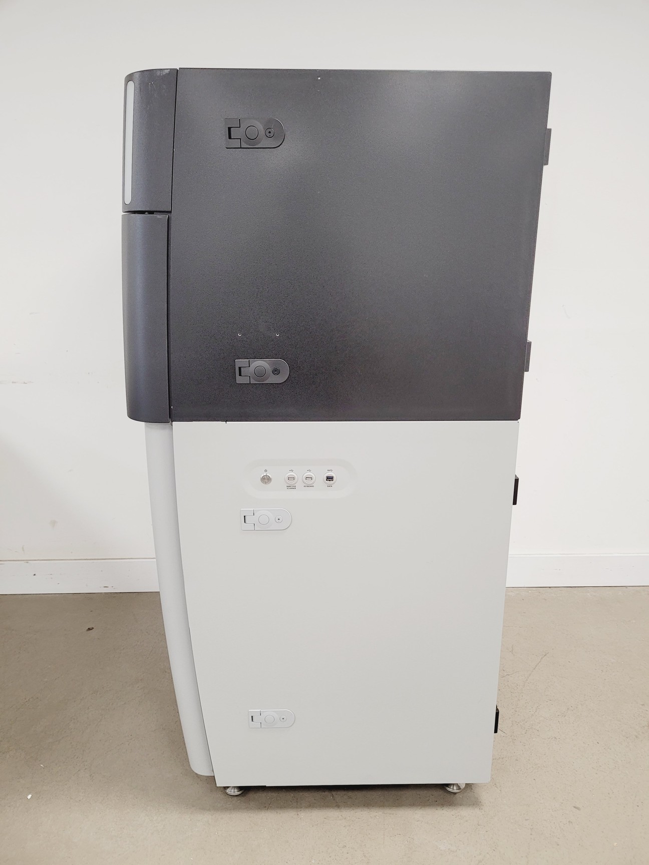 Image of PacBio Sequel IIe Next Generation Sequencing (NGS) System Lab