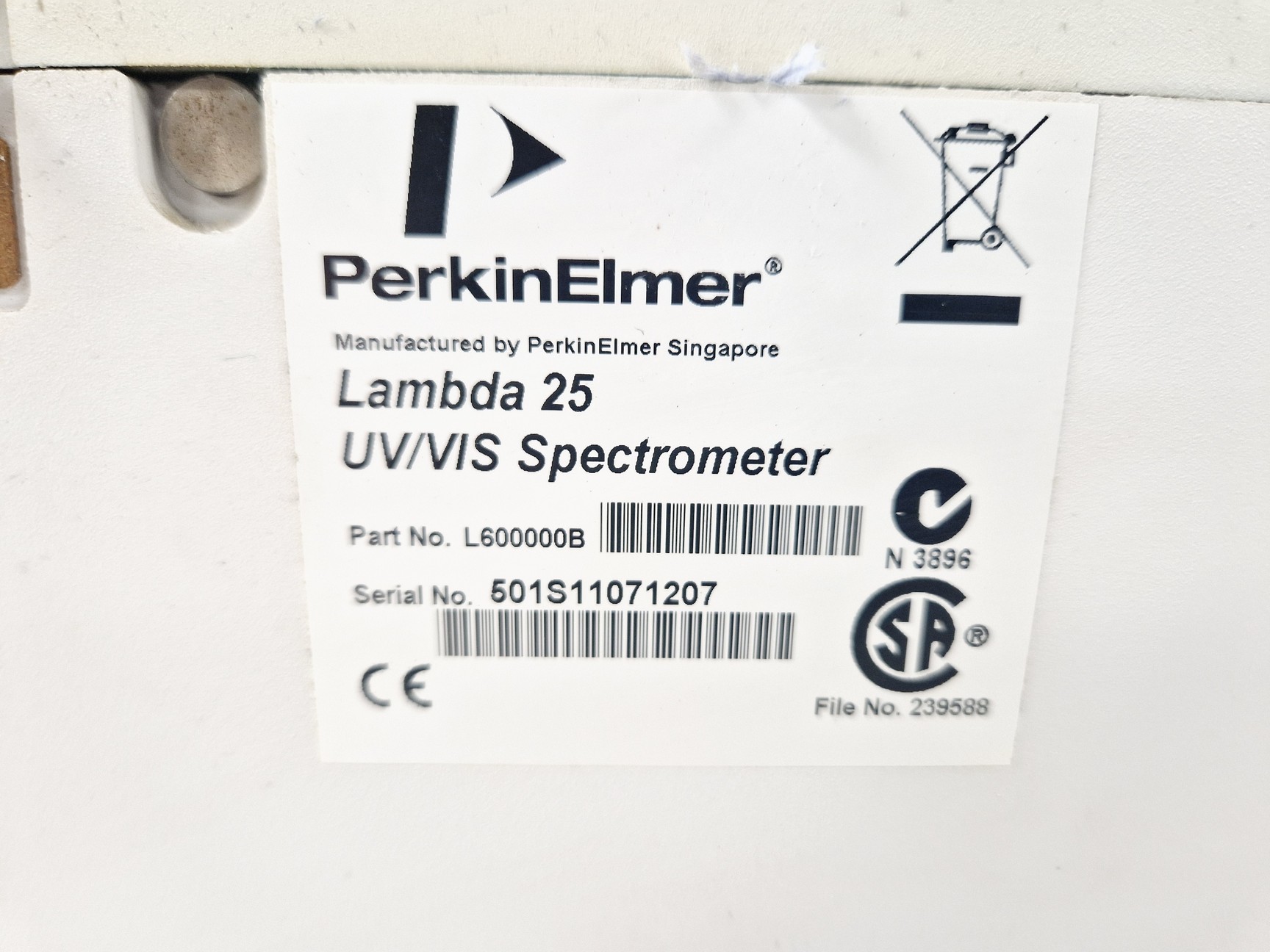 Image of Perkin Elmer Lambda 25 UV/VIS Spectrophotometer Lab