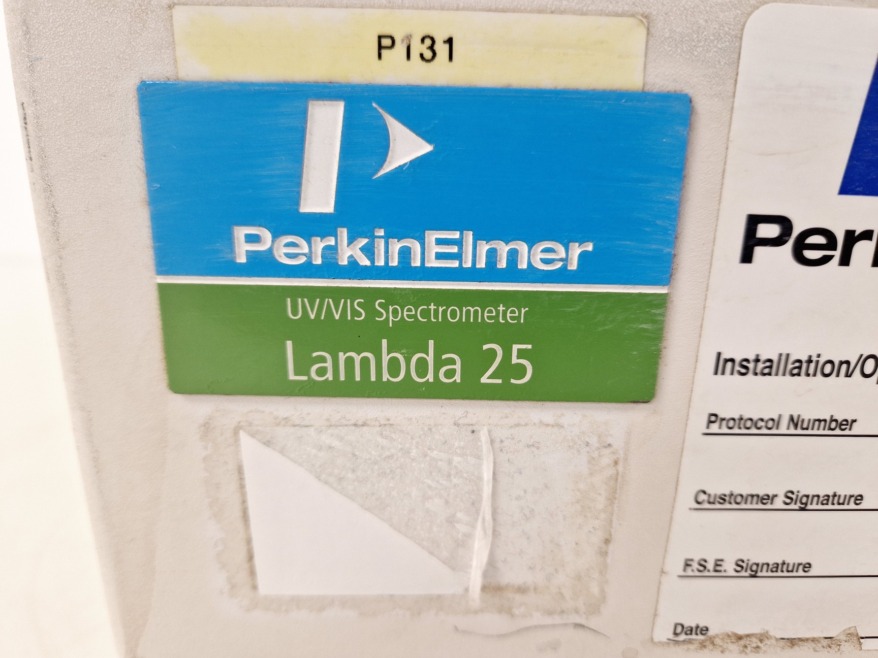 Image of Perkin Elmer Lambda 25 UV/VIS Spectrophotometer Lab