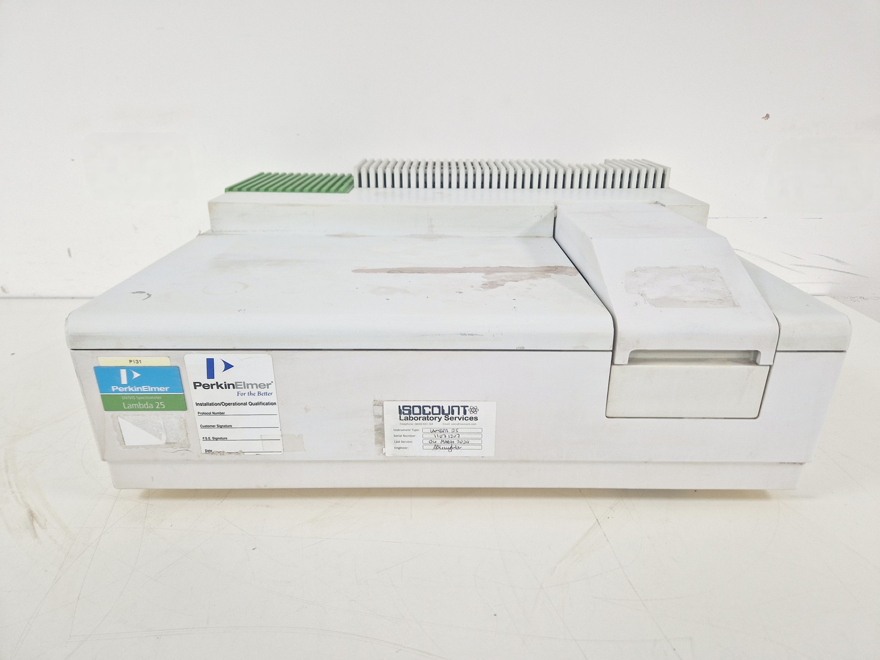 Image of Perkin Elmer Lambda 25 UV/VIS Spectrophotometer Lab