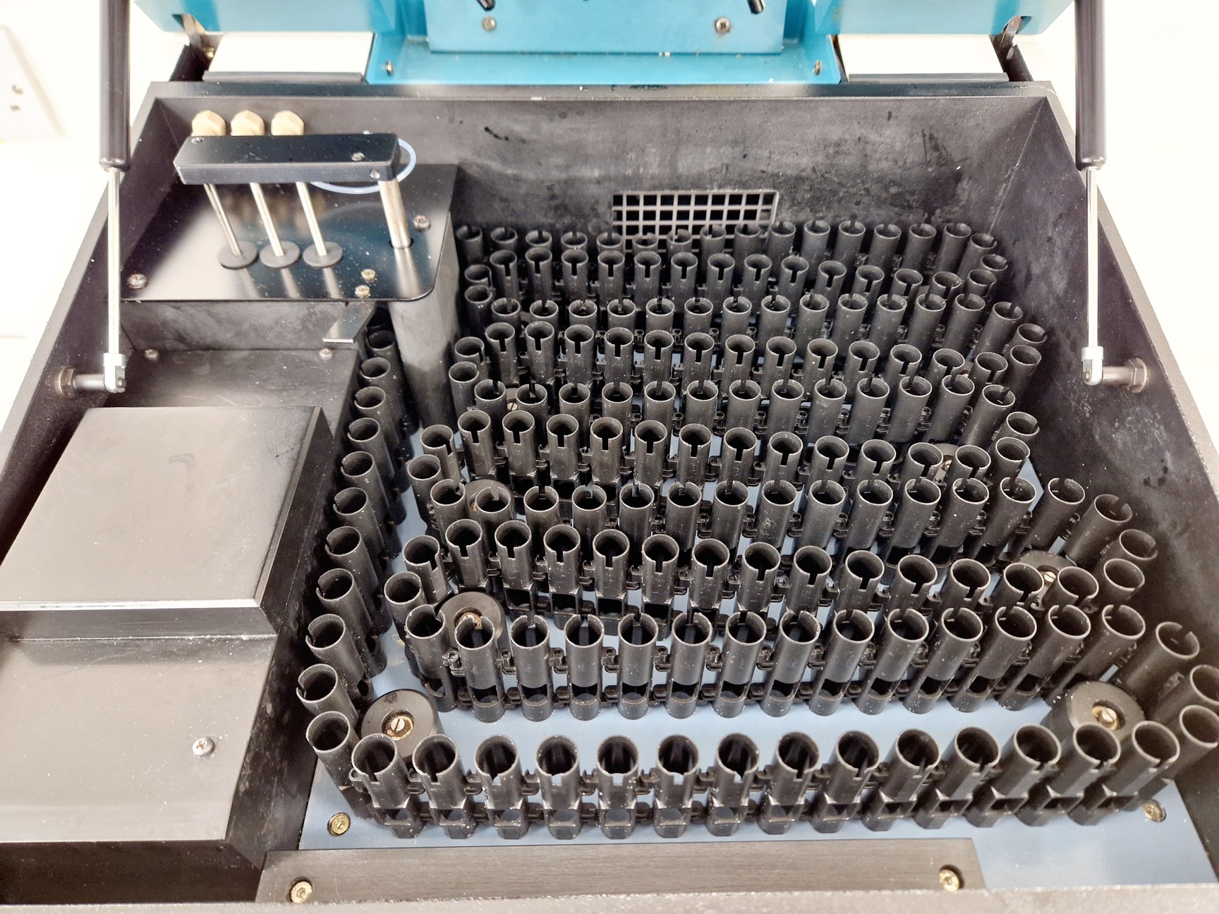 Image of Celsis Advance Microbial Detection Unit Lab