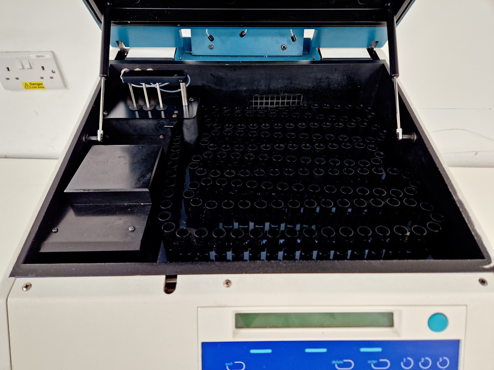 Image of Celsis Advance Microbial Detection Unit Lab