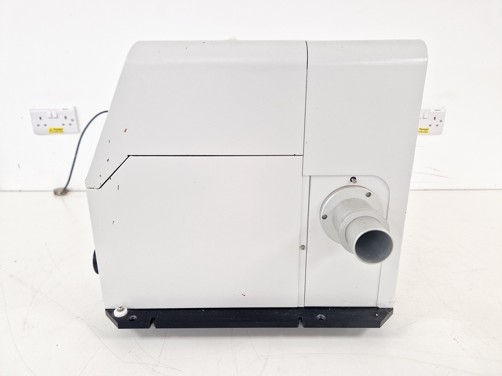 Image of Jasco FT/IR-6300 with a Raman attachment (RFT-6000) Spares/Repair Lab