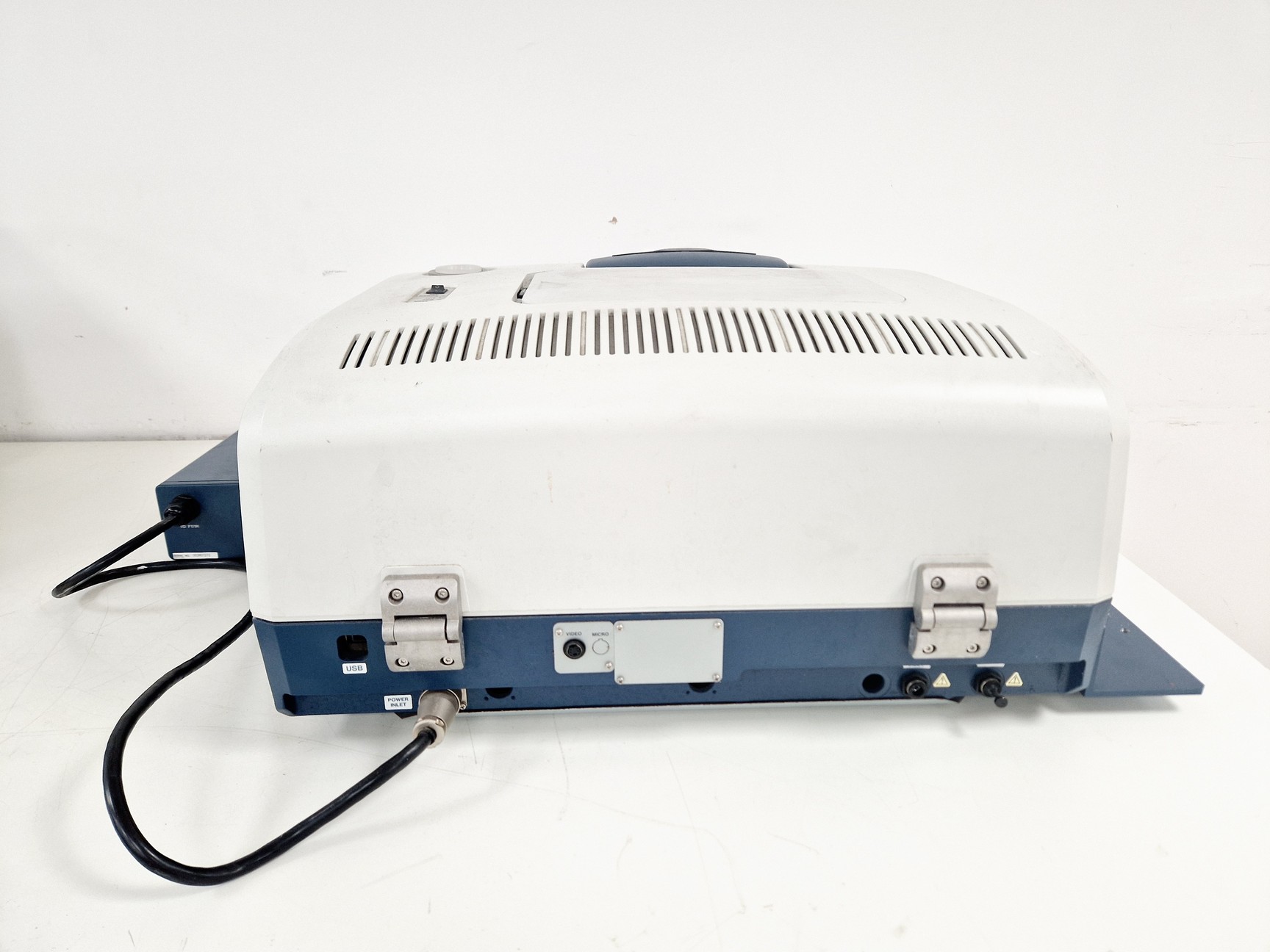 Image of Jasco FT/IR-6300 with a Raman attachment (RFT-6000) Spares/Repair Lab