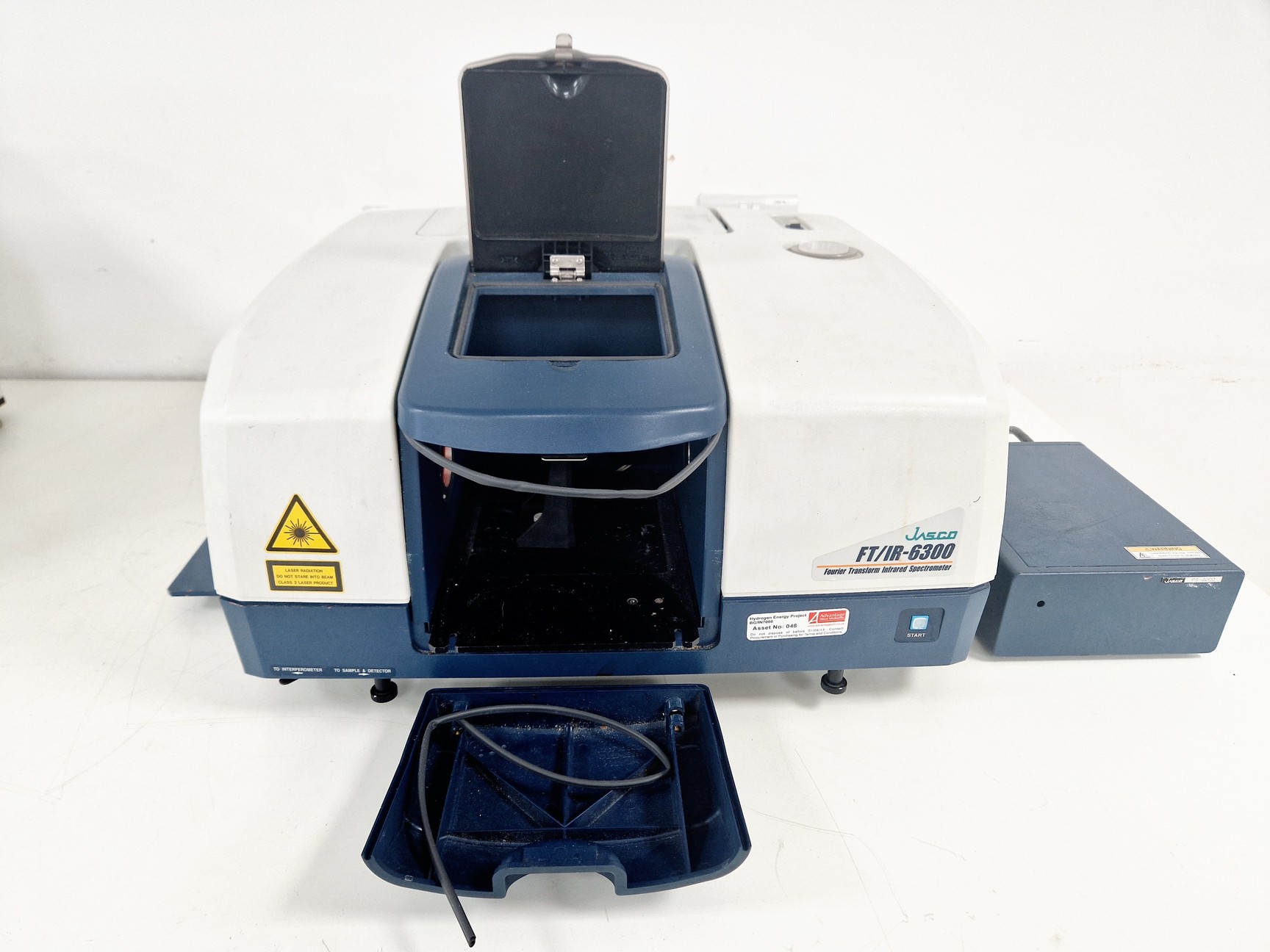 Image of Jasco FT/IR-6300 with a Raman attachment (RFT-6000) Spares/Repair Lab
