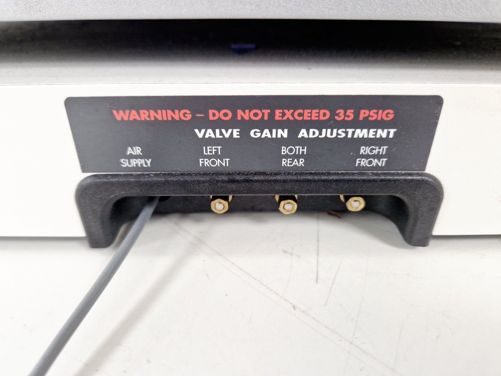 Image of Illumina iScan SY-101-1001 Array Scanner with Newport Isolation System 