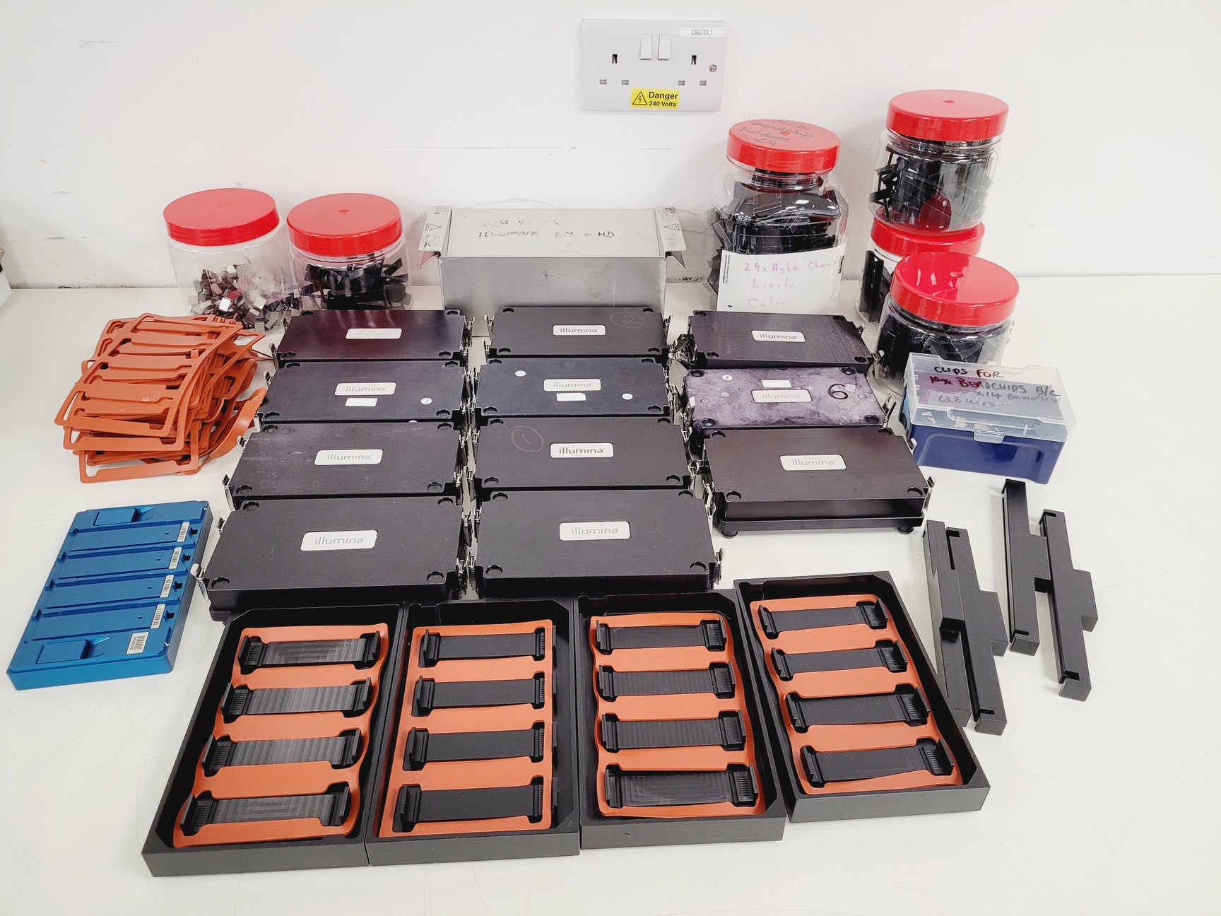 Image of Illumina iScan SY-101-1001 Array Scanner with Newport Isolation System 