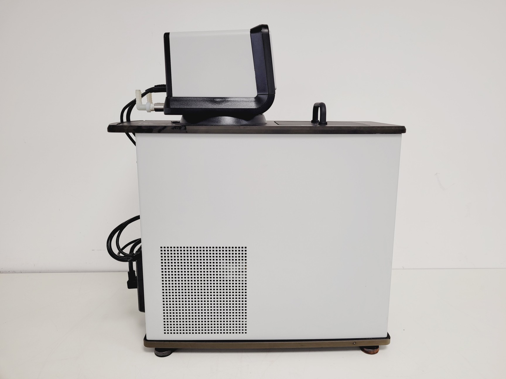 Image of VWR AP 7L R-20 Refrigerated Circulator Chiller Lab