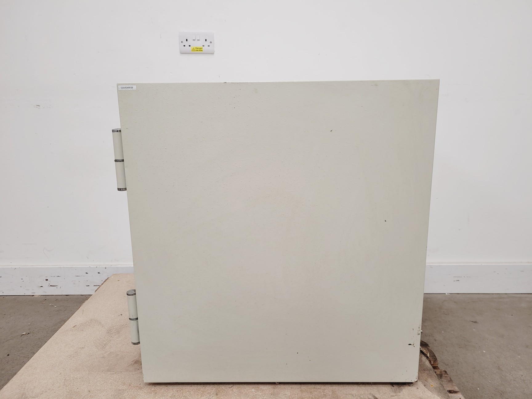 Image of Phoenix Safe 2000 Datacare w/ Key - 215kg 