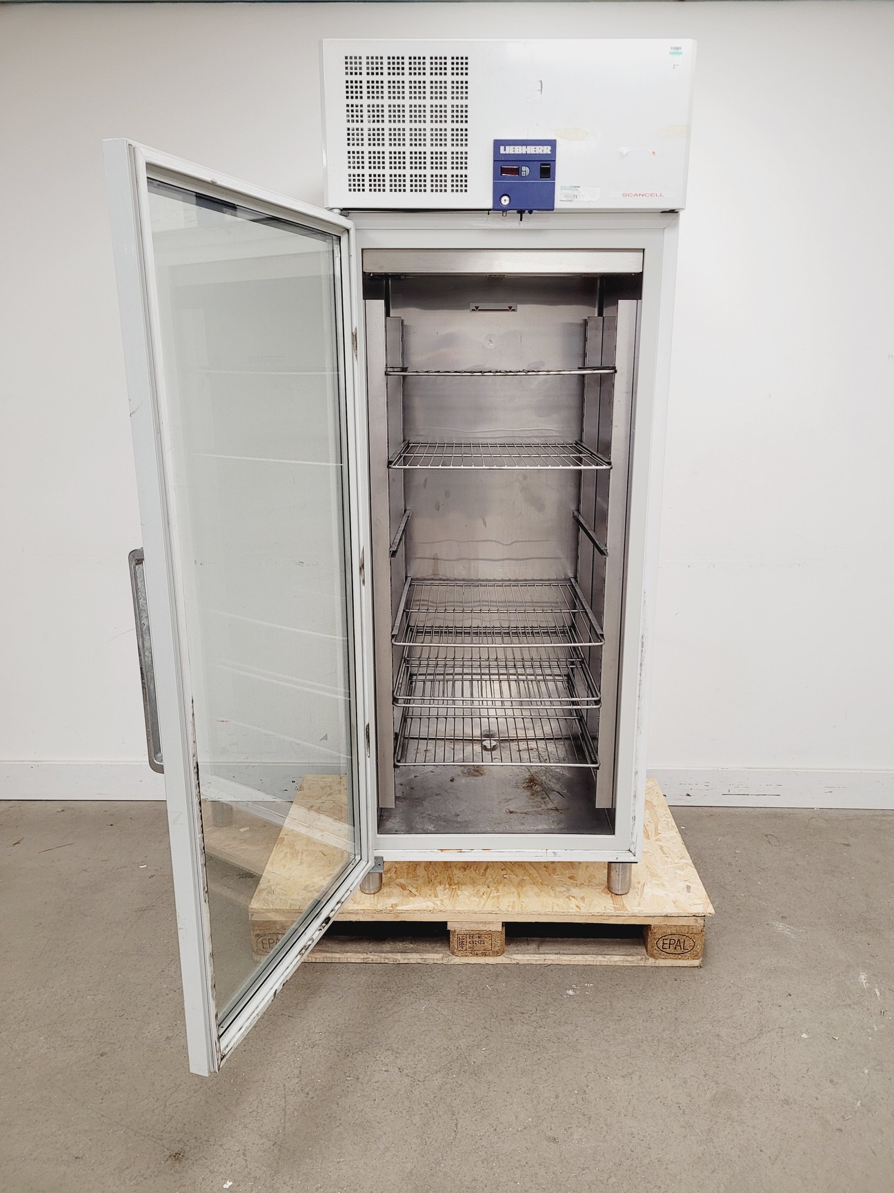 Image of Liebherr GKPv 6522  Glass Fronted Fridge - Spares/Repair Lab