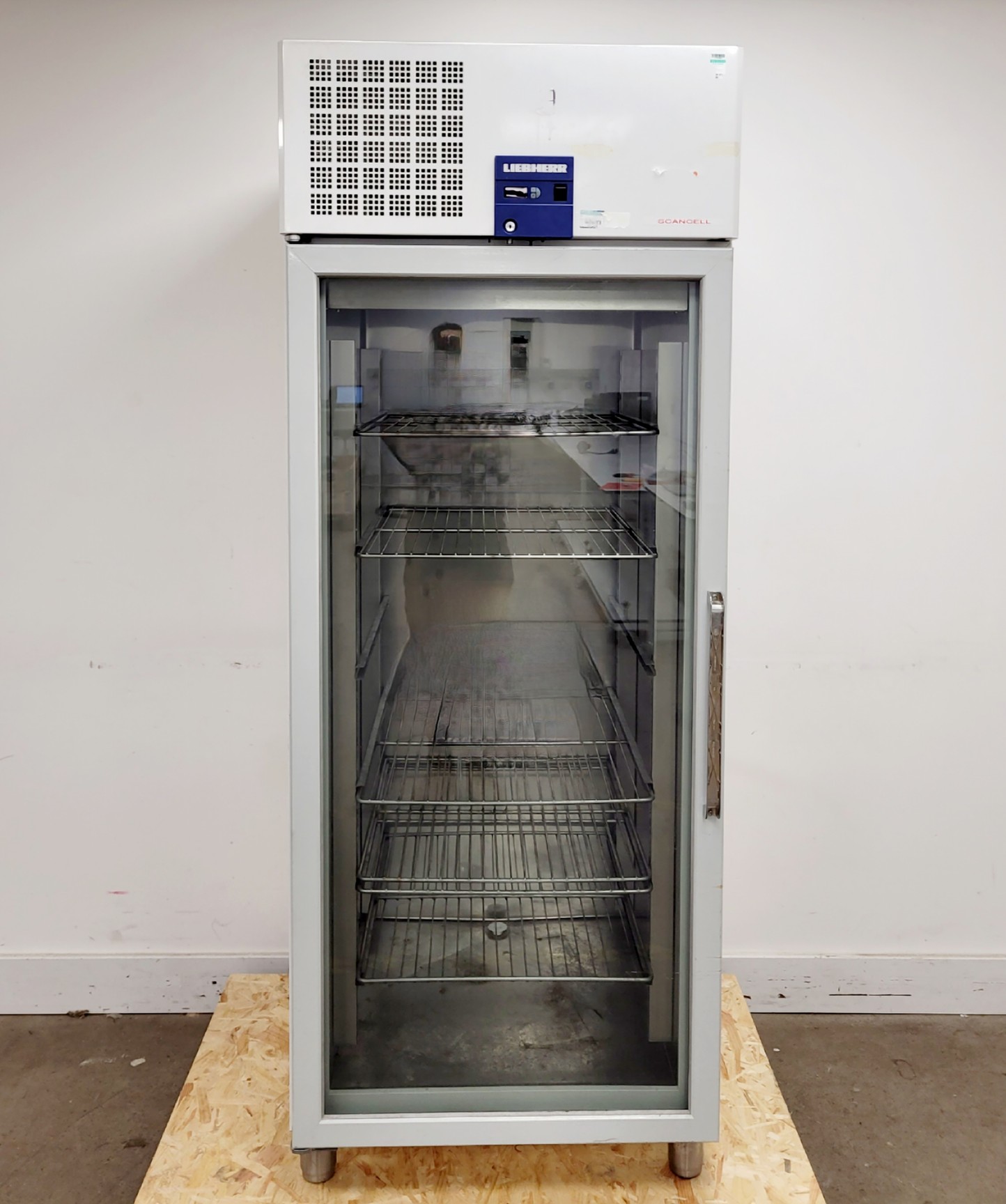 Image of Liebherr GKPv 6522  Glass Fronted Fridge - Spares/Repair Lab