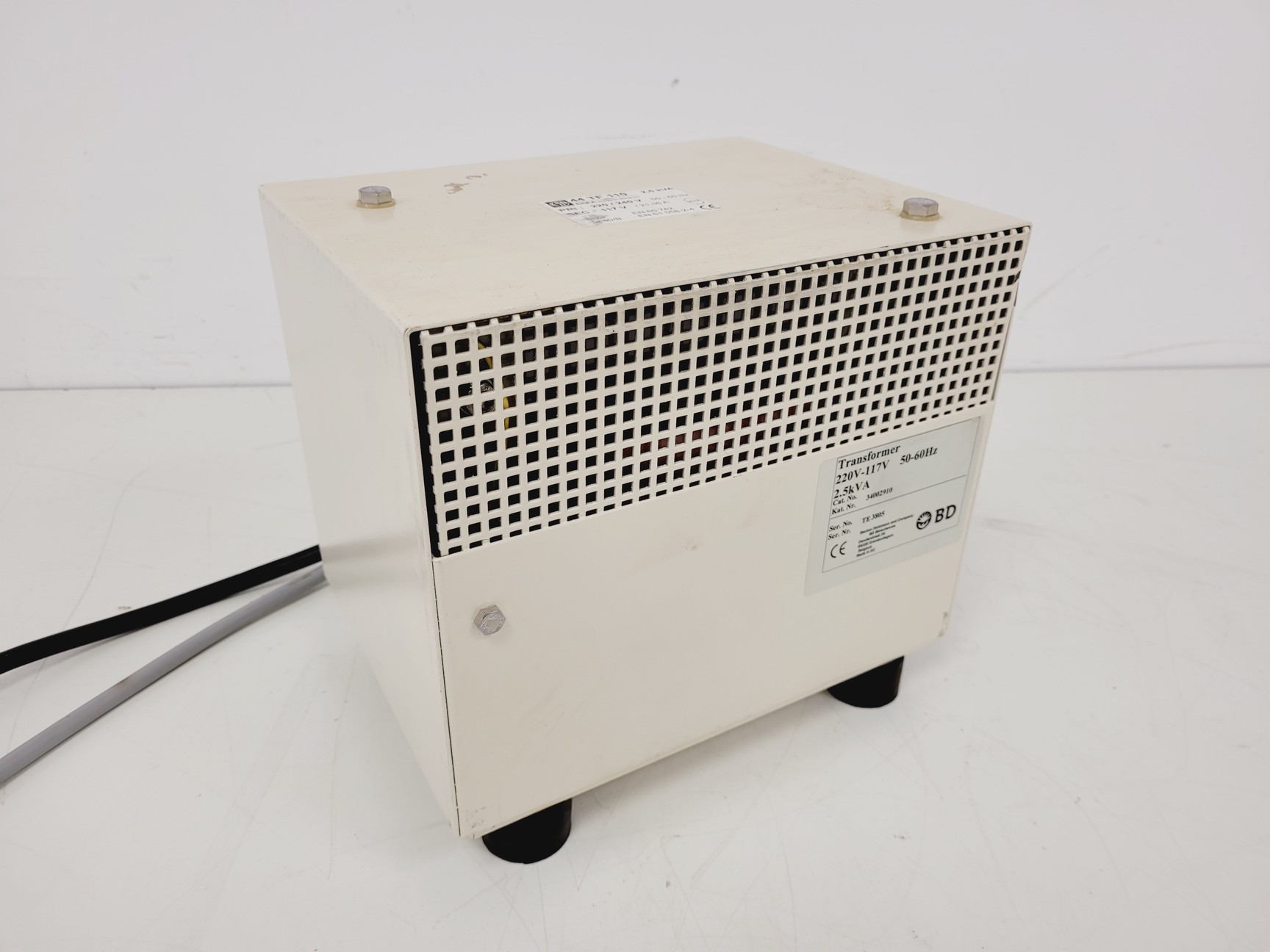 Image of BD FACSCalibur Flow Cytometer & Transformer Lab