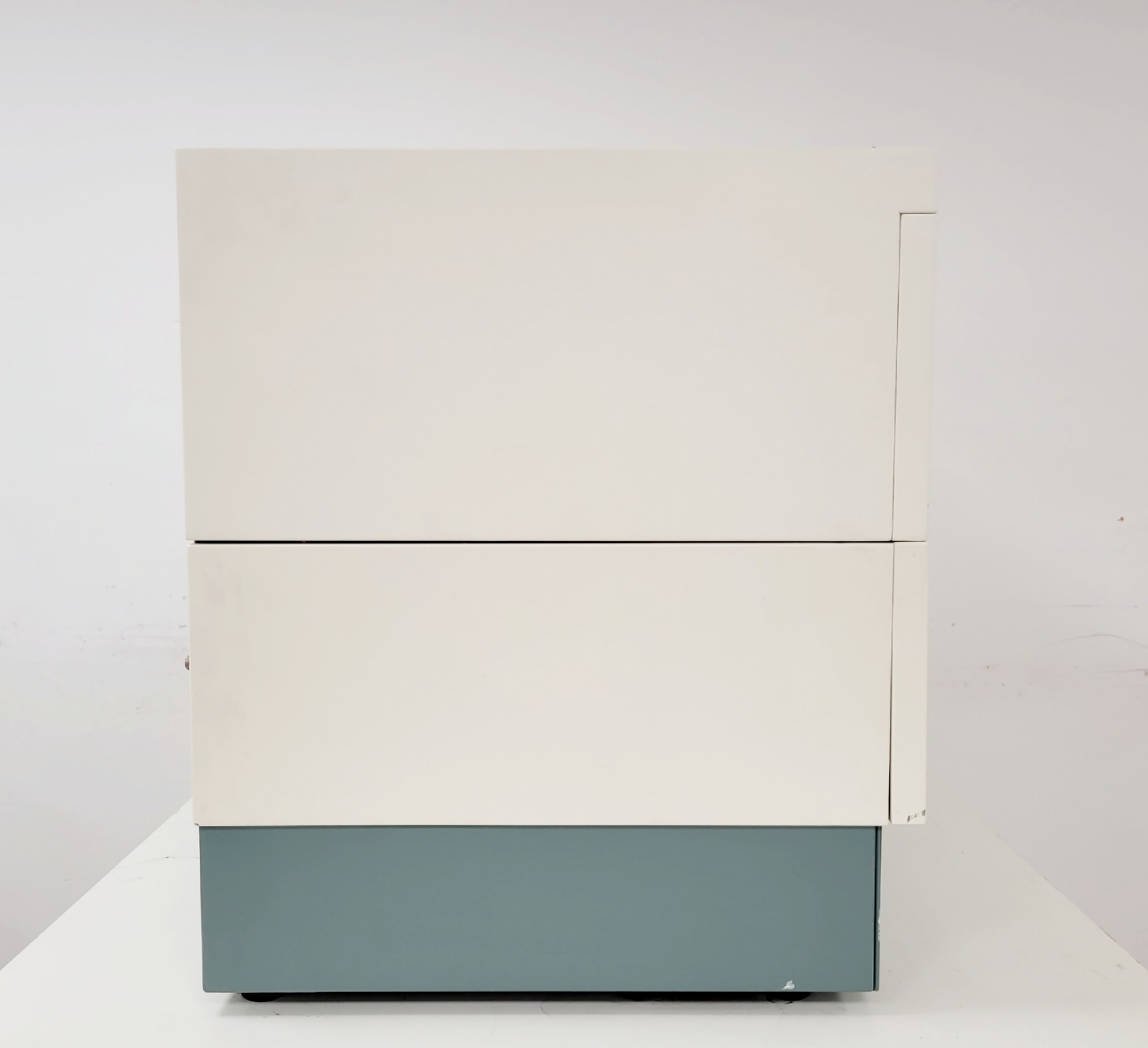 Image of BD FACSCalibur Flow Cytometer & Transformer Lab