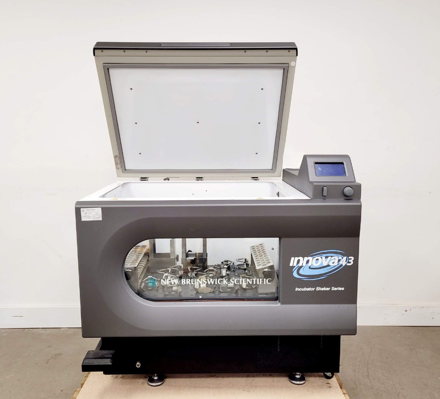 Image of Eppendorf New Brunswick Scientific Innova 43R Incubator Shaker Lab