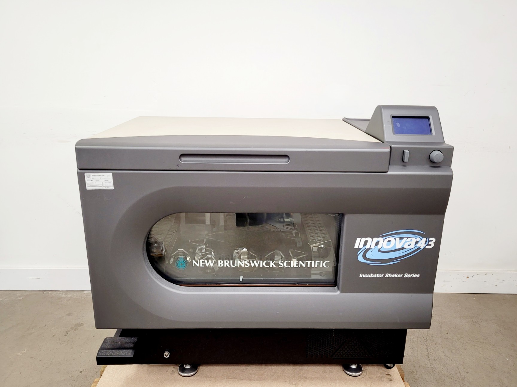 Image of Eppendorf New Brunswick Scientific Innova 43R Incubator Shaker Lab