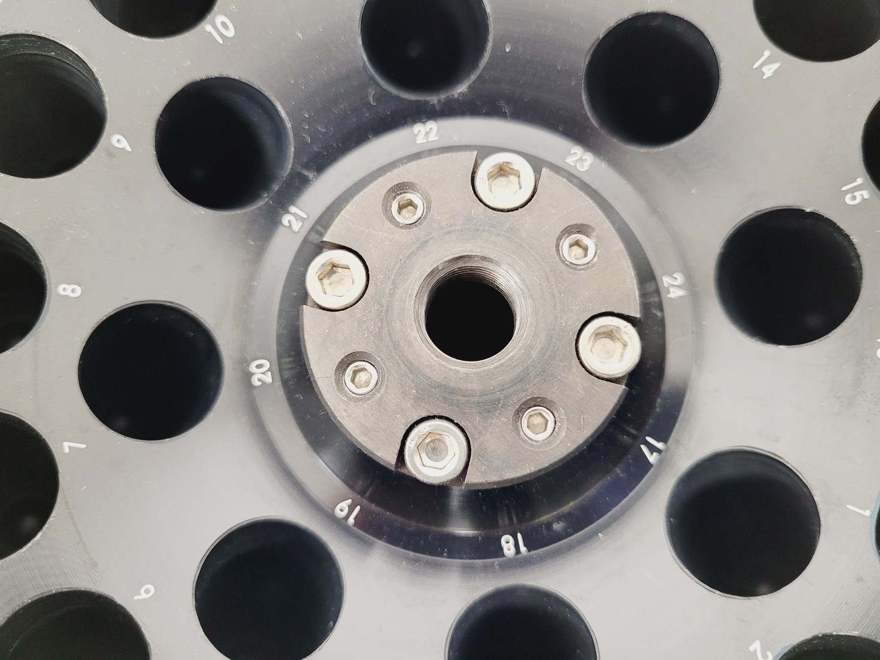 Image of Sorvall SM-24 Fixed Angle Rotor 20,500rpm 24 x 16mL Lab