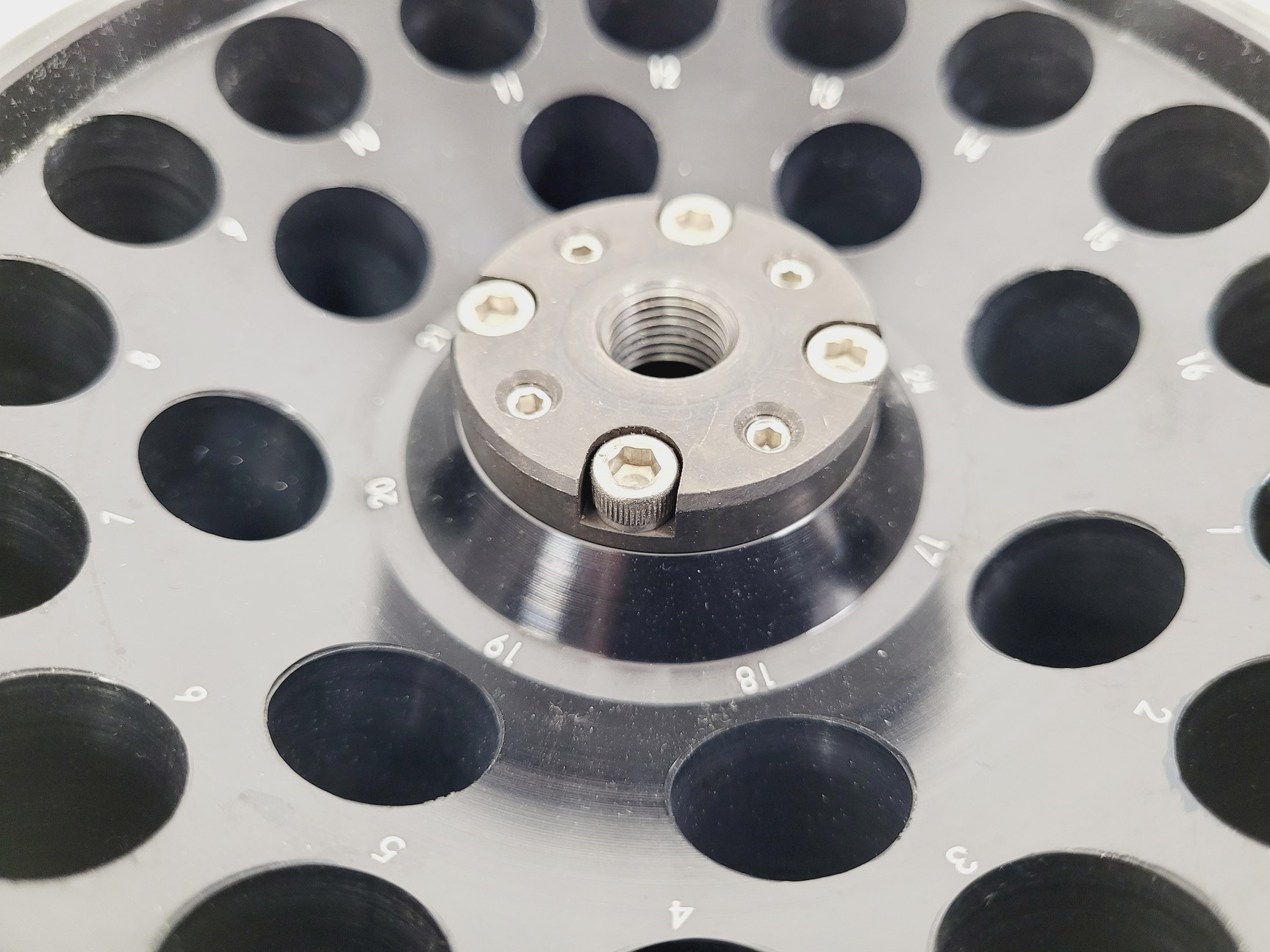 Image of Sorvall SM-24 Fixed Angle Rotor 20,500rpm 24 x 16mL Lab
