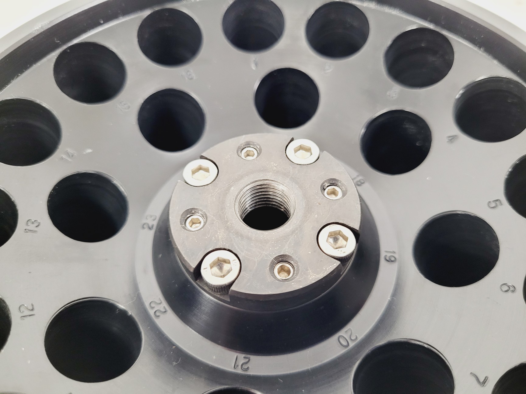 Image of Sorvall SM-24 Fixed-Angle Rotor  20,500rpm 24 x 16mL Lab