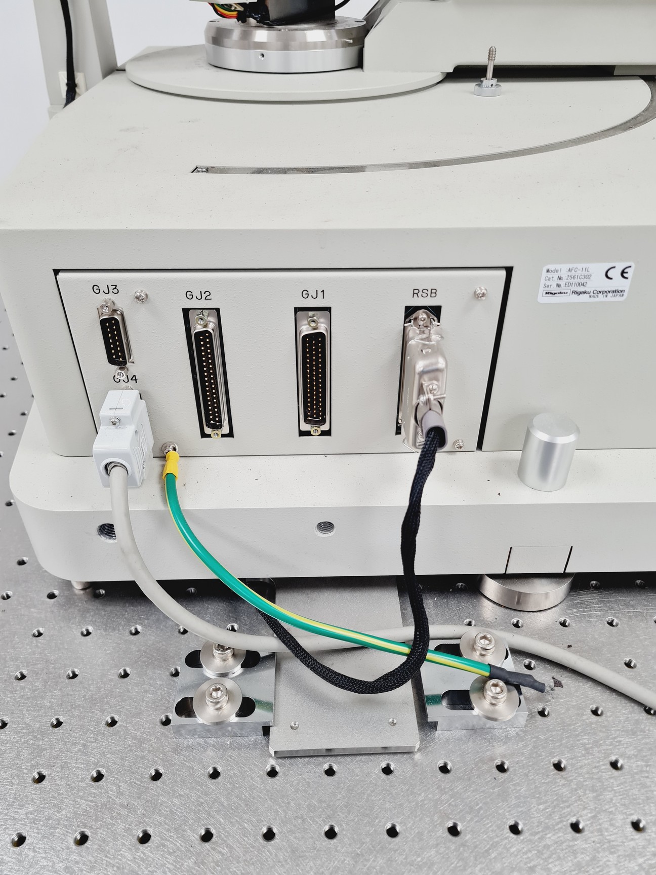 Image of Rigaku FR-E+ SuperBright Ultrahigh-intensity Microfocus Rotating Anode X-Ray S/R