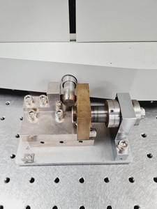Thumbnail image of Rigaku FR-E+ SuperBright Ultrahigh-intensity Microfocus Rotating Anode X-Ray S/R
