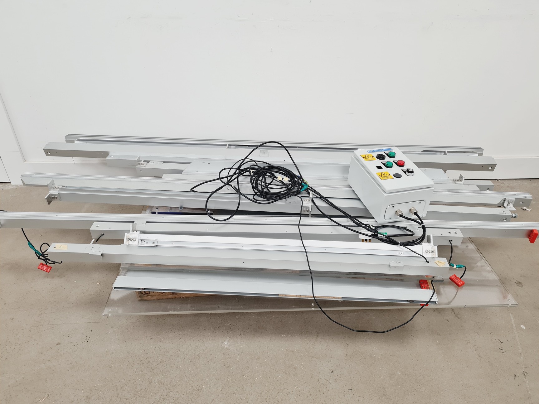 Image of Rigaku FR-E+ SuperBright Ultrahigh-intensity Microfocus Rotating Anode X-Ray S/R