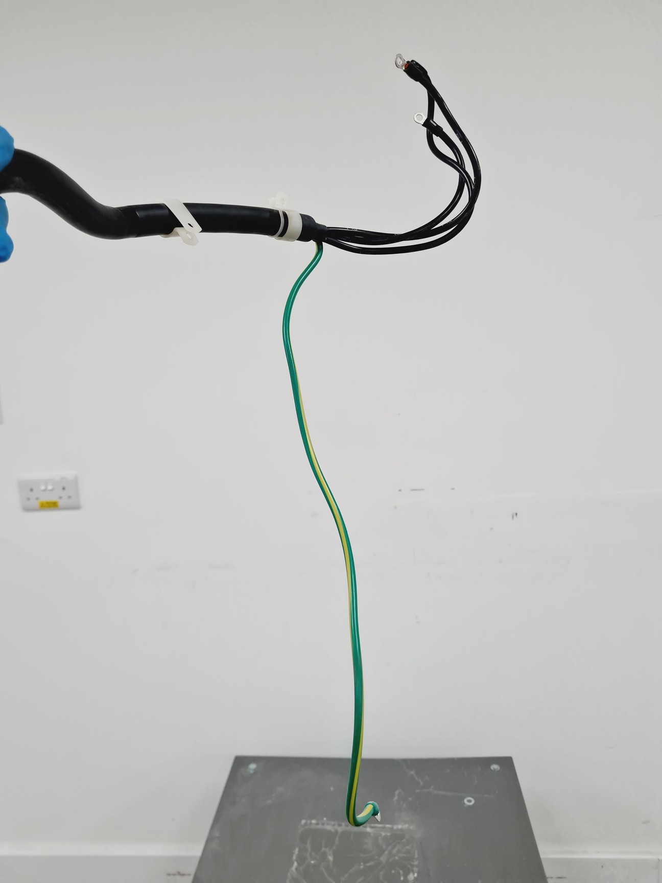 Image of Rigaku FR-E+ SuperBright Ultrahigh-intensity Microfocus Rotating Anode X-Ray S/R