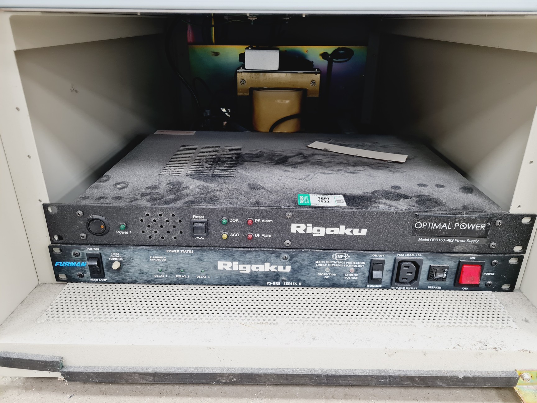 Image of Rigaku FR-E+ SuperBright Ultrahigh-intensity Microfocus Rotating Anode X-Ray S/R
