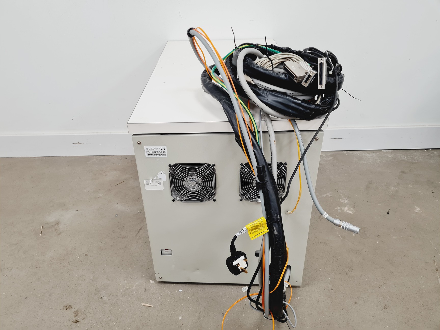 Image of Rigaku FR-E+ SuperBright Ultrahigh-intensity Microfocus Rotating Anode X-Ray S/R