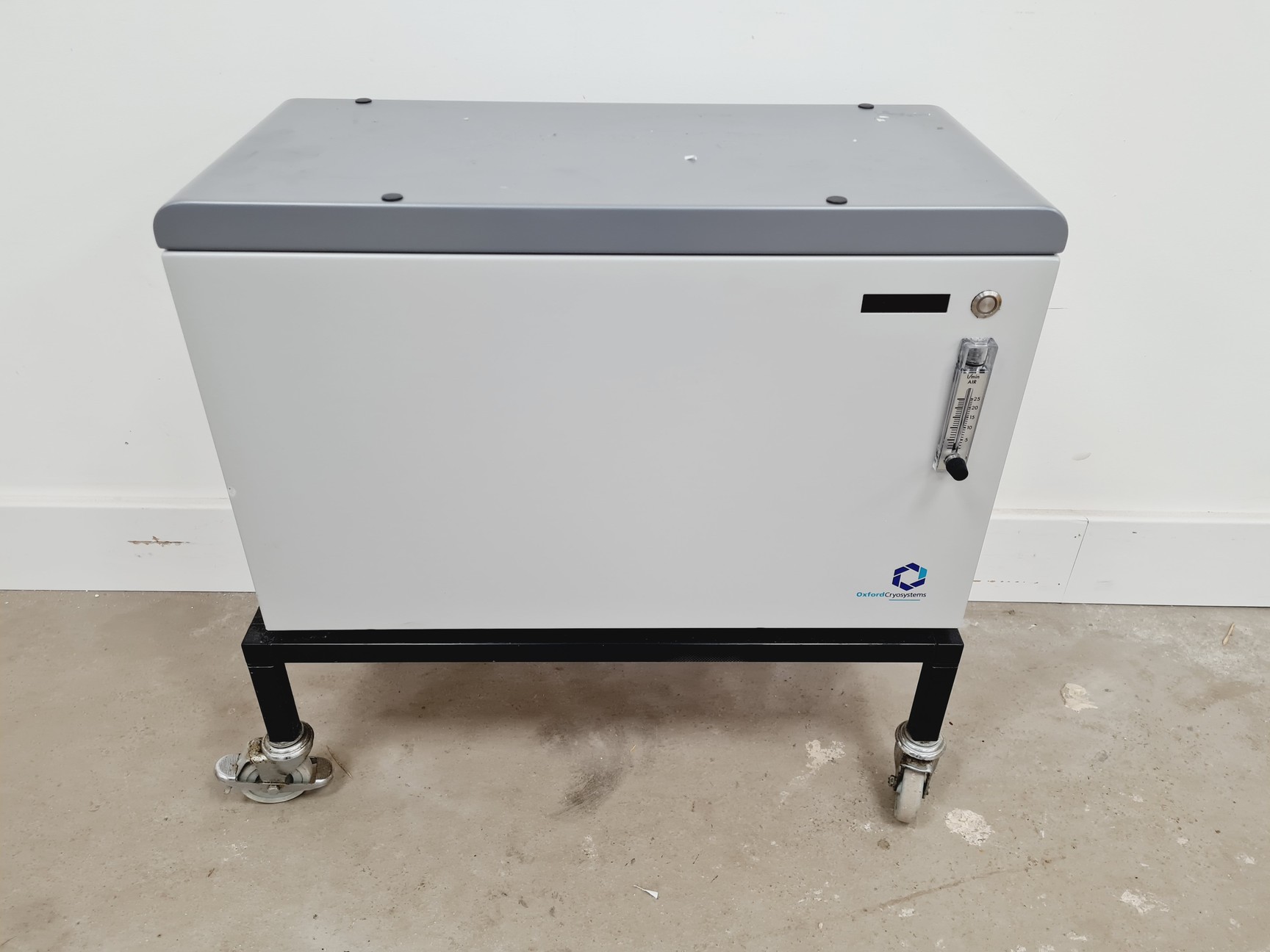 Image of Rigaku FR-E+ SuperBright Ultrahigh-intensity Microfocus Rotating Anode X-Ray S/R