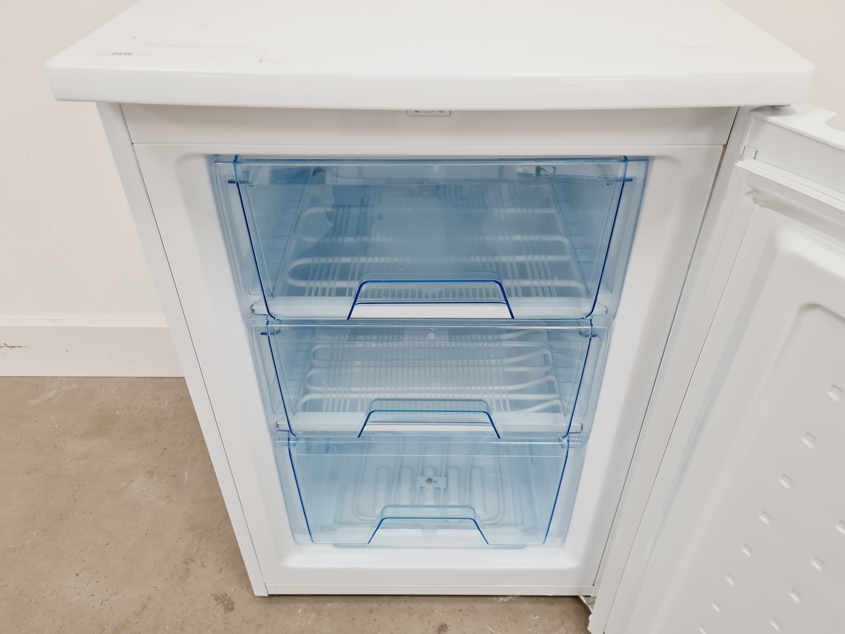 Image of LEC+ ISU1111 Medical Freezer Lab