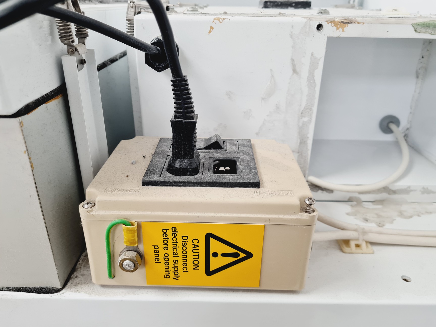 Image of Envair Bio 2+ Class 2 Biological Safety Cabinet Lab