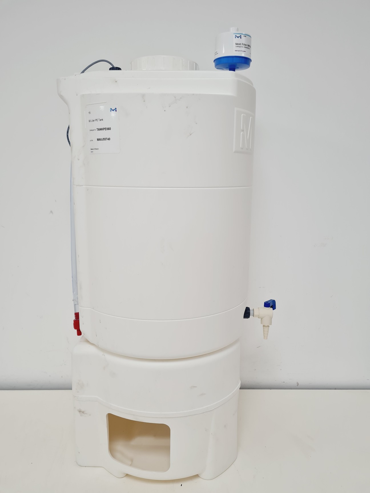 Image of Elix Advantage 5 Water Purification System + Millipore 60 Litre PE060 Tank Lab