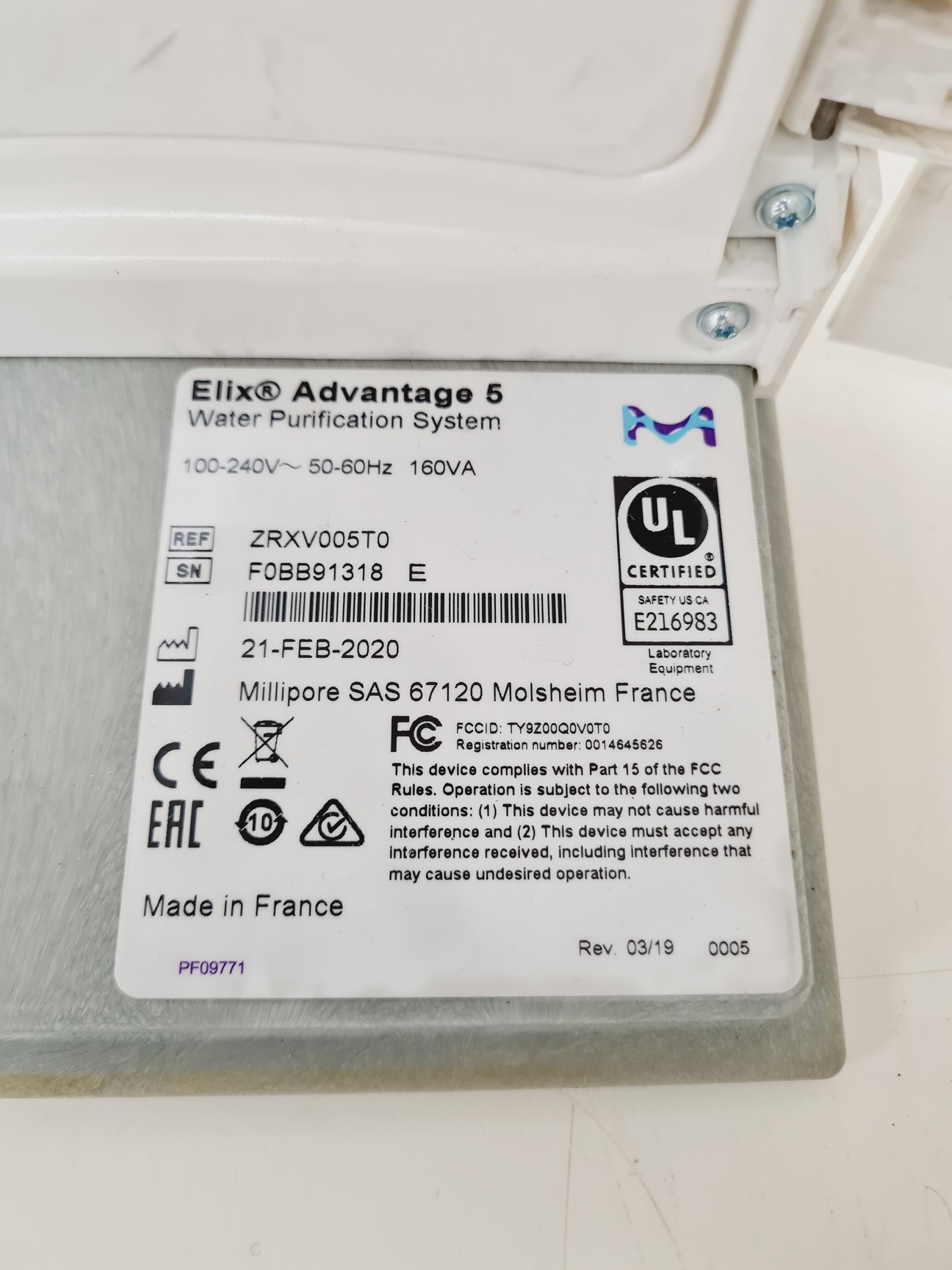 Image of Elix Advantage 5 Water Purification System + Millipore 60 Litre PE060 Tank Lab