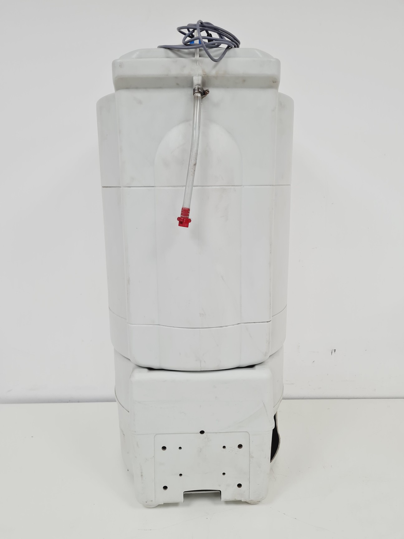 Image of Millipore Elix 5 Water Purification System + 60L Tank Lab