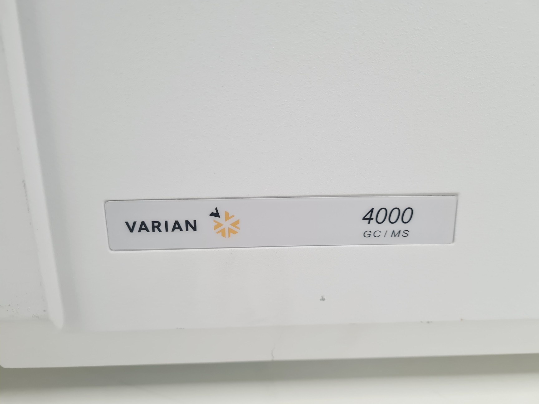 Varian 4000 GC/MS Gas Chromatograph 3800/3380 Lab